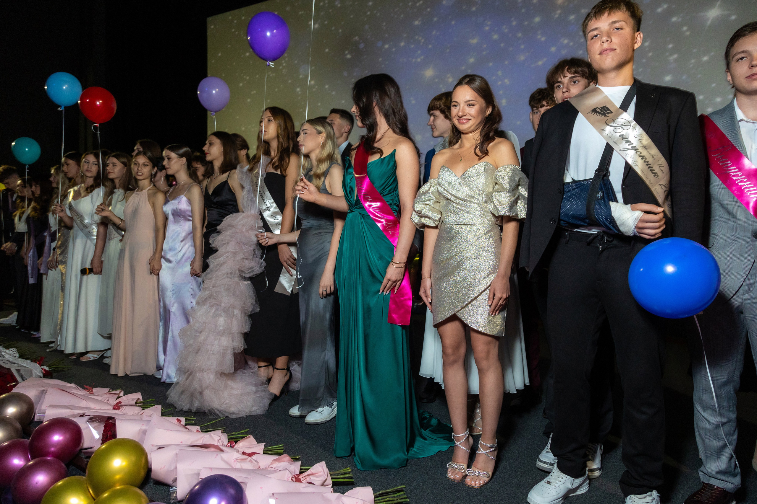 Вручение дипломов. 47 школа. Профессиональный интерьерный и репортажный фотограф Минск и РБ. Максим Орлов