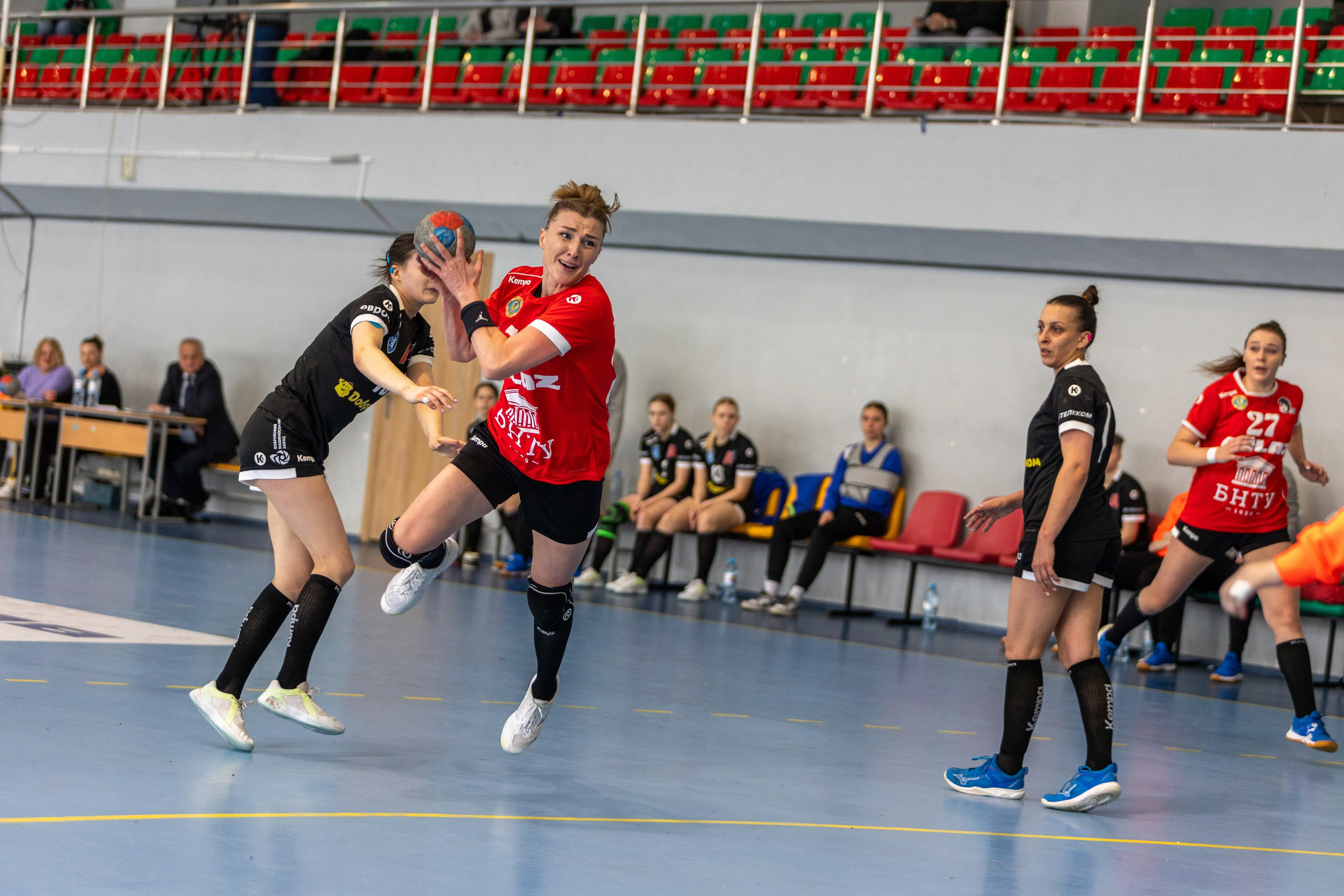 Гандбол. БНТУ — Березина. Профессиональный интерьерный и репортажный фотограф Минск и РБ. Максим Орлов