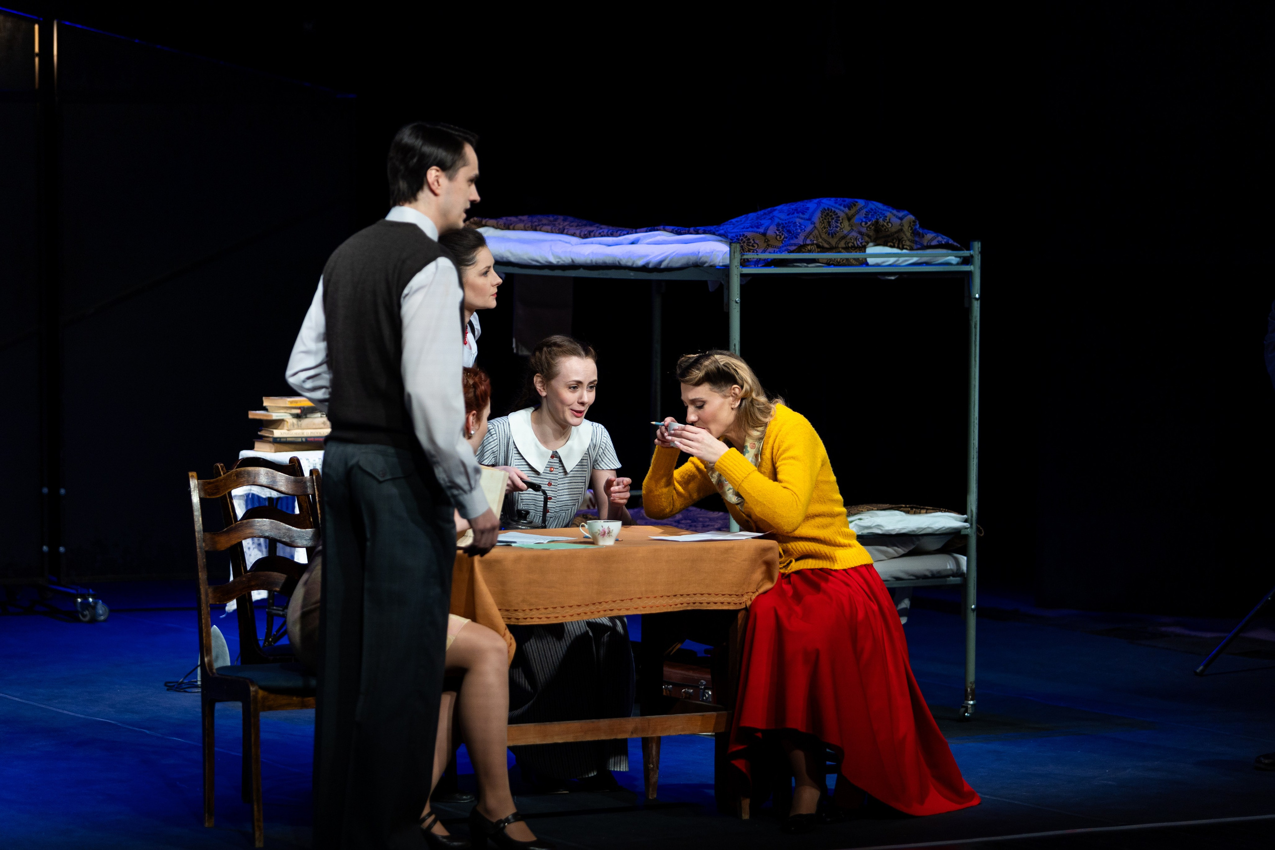 Новый театр «Фабричная девчонка». Профессиональный интерьерный и репортажный фотограф Минск и РБ. Максим Орлов