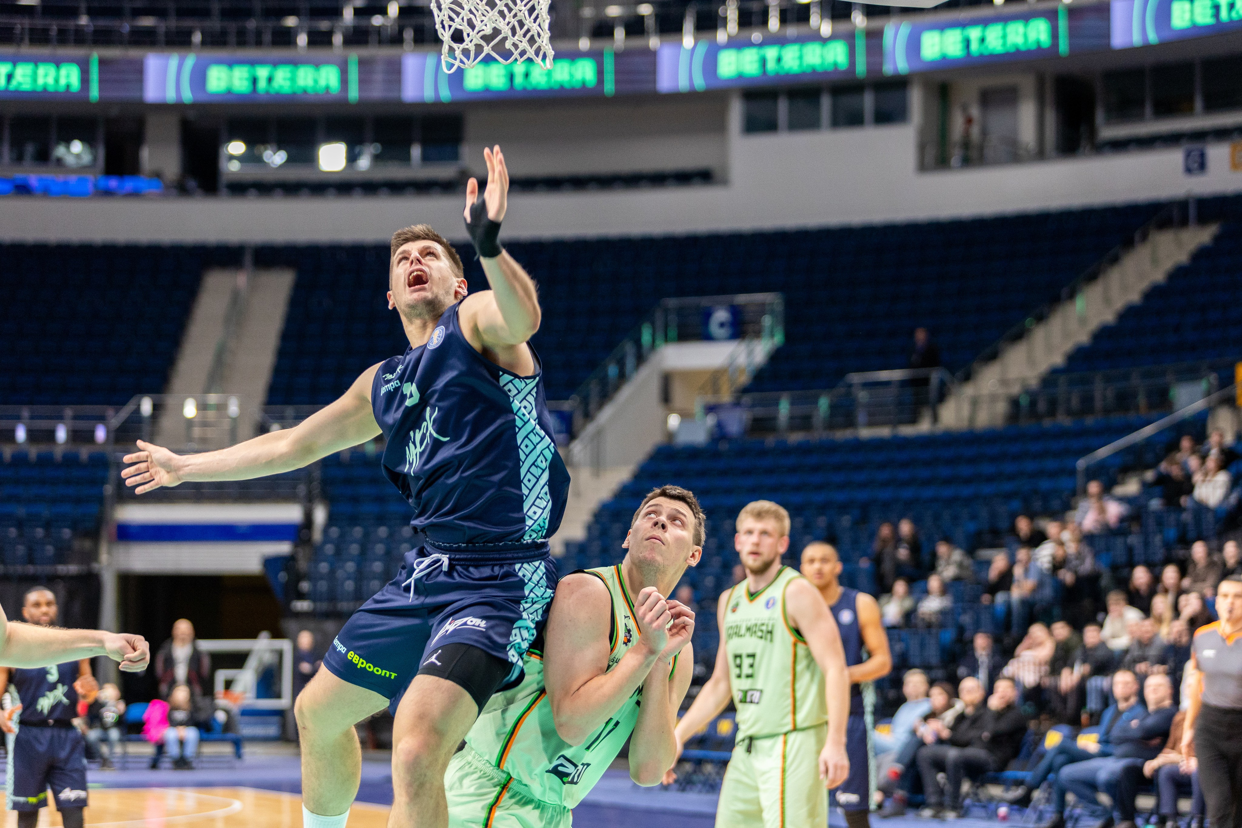 Баскетбол. Лучшие кадры. Минск — Уралмаш 13.02.2024. Профессиональный интерьерный и репортажный фотограф Минск и РБ. Максим Орлов