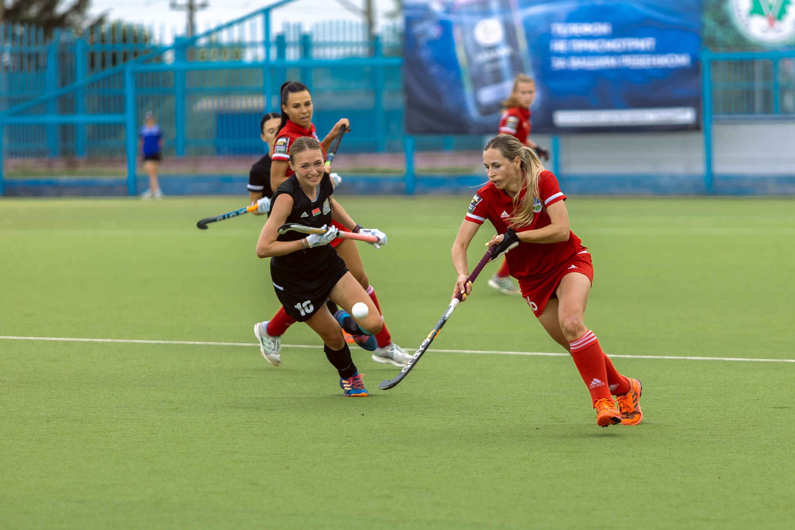 Хоккей на траве. Девушки. Минск — Виктория. 16.06.2024. Профессиональный интерьерный и репортажный фотограф Минск и РБ. Максим Орлов