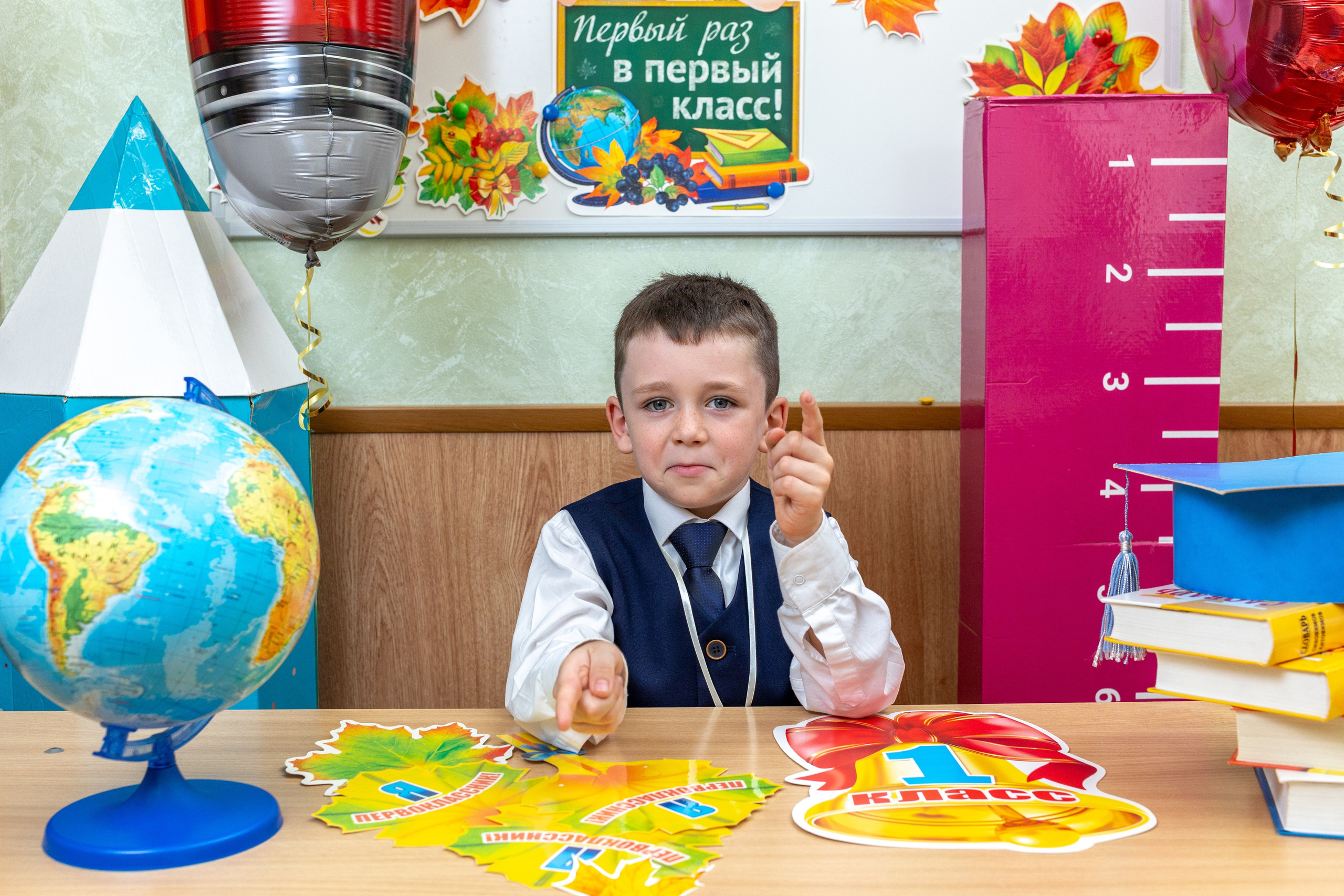 Линейка 1 сентября 2023 г. Профессиональный интерьерный и репортажный фотограф Минск и РБ. Максим Орлов