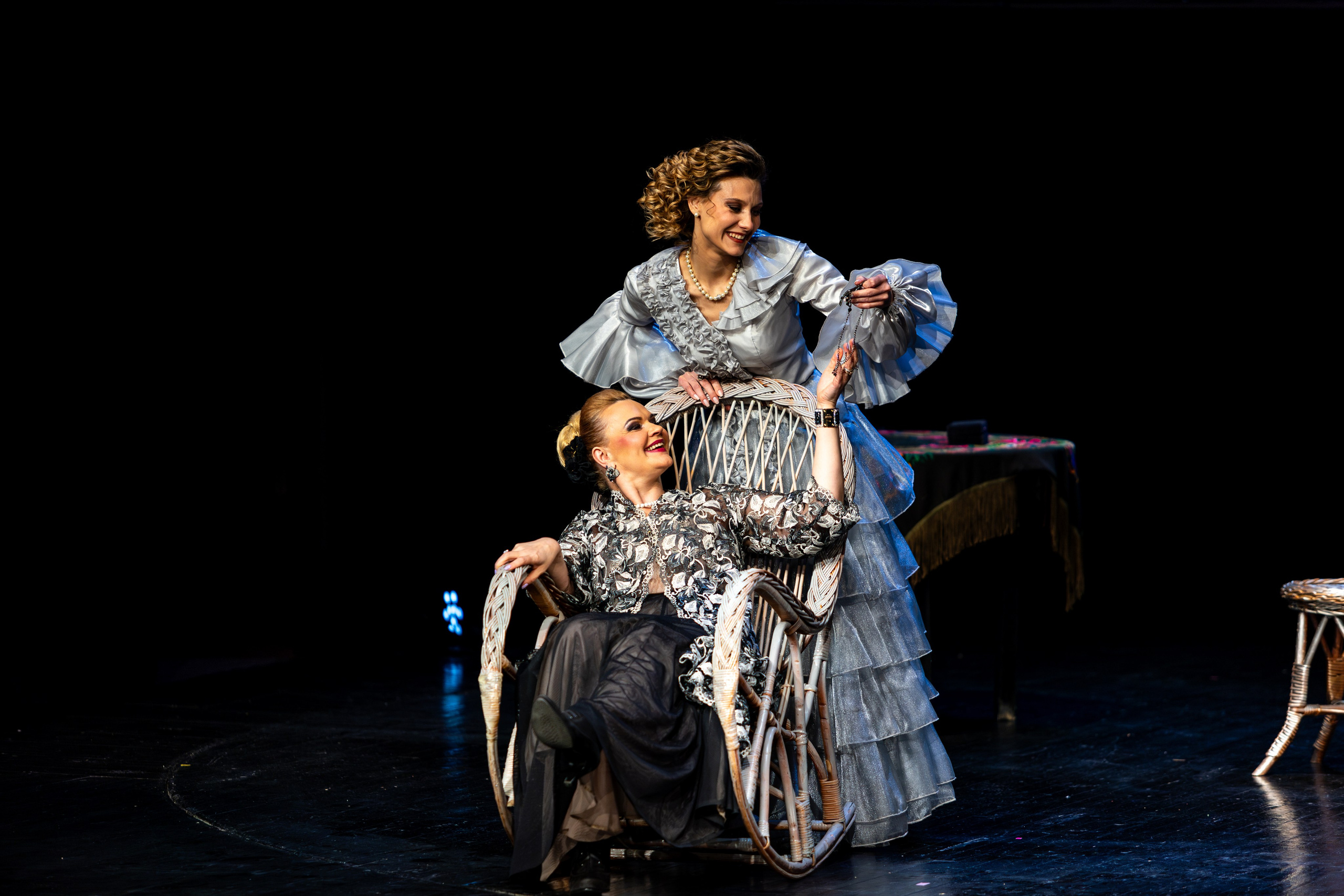 Новый театр «Я вещь». Профессиональный интерьерный и репортажный фотограф Минск и РБ. Максим Орлов