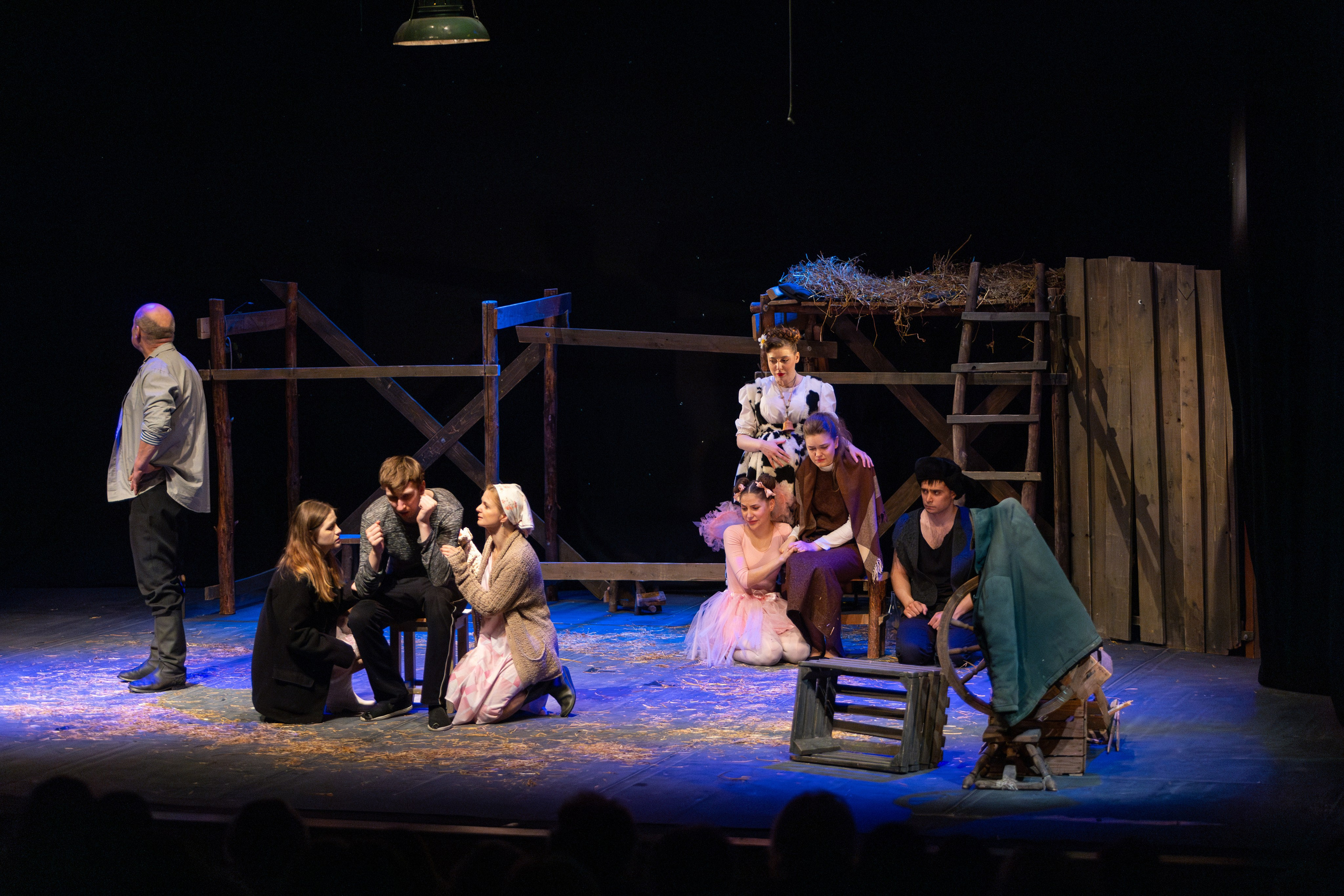 Театр белорусской армии «Очень простая история». Профессиональный интерьерный и репортажный фотограф Минск и РБ. Максим Орлов