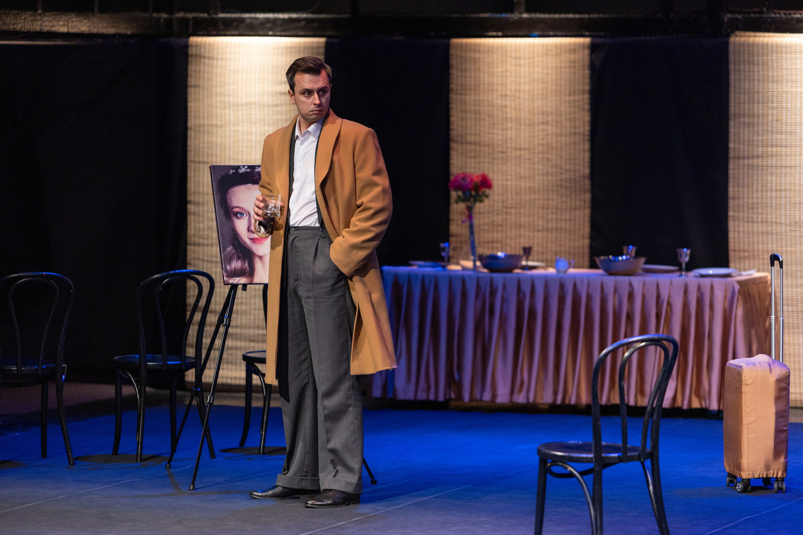 Новый театр «Плачу за любовь». Профессиональный интерьерный и репортажный фотограф Минск и РБ. Максим Орлов