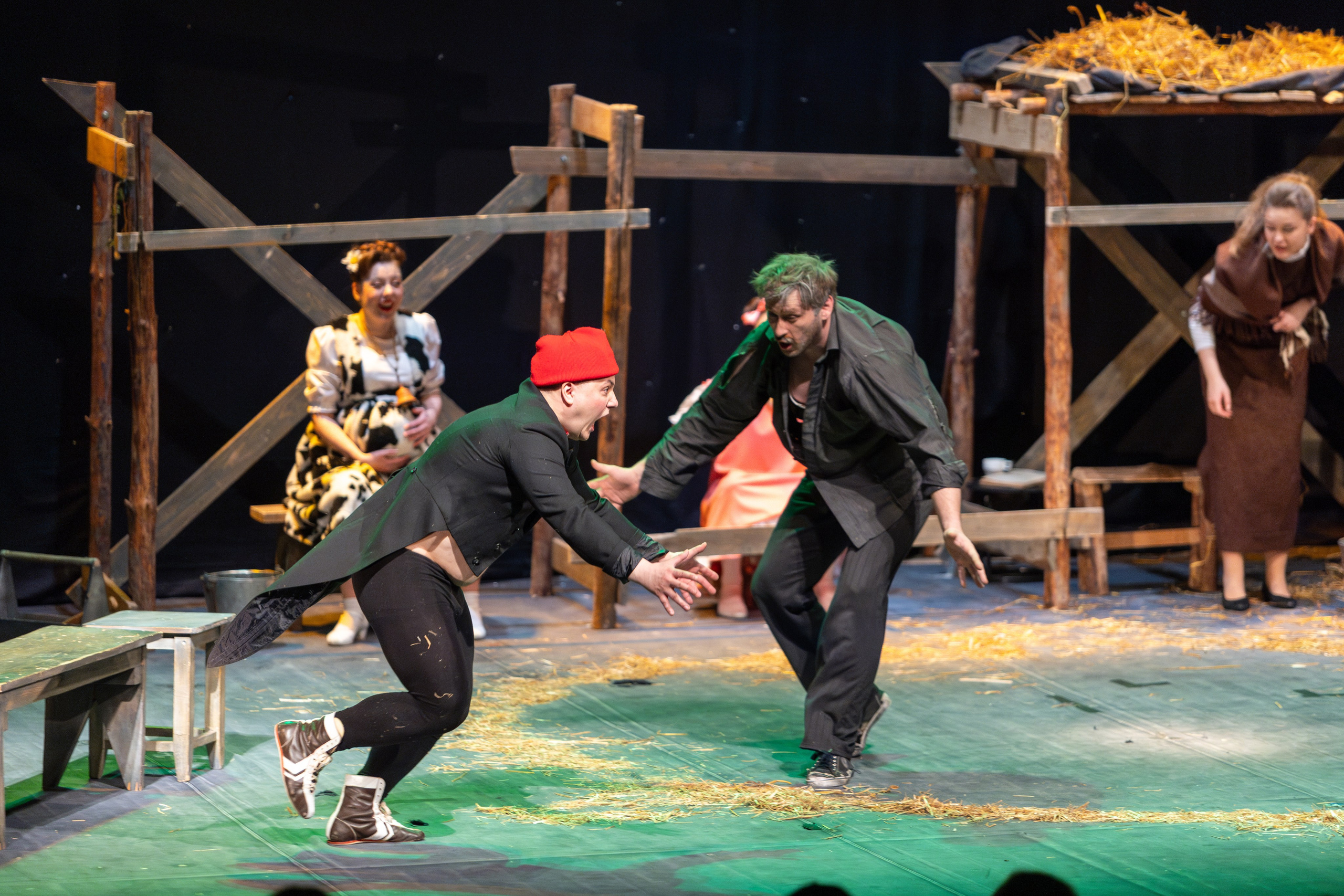 Театр белорусской армии «Очень простая история». Профессиональный интерьерный и репортажный фотограф Минск и РБ. Максим Орлов