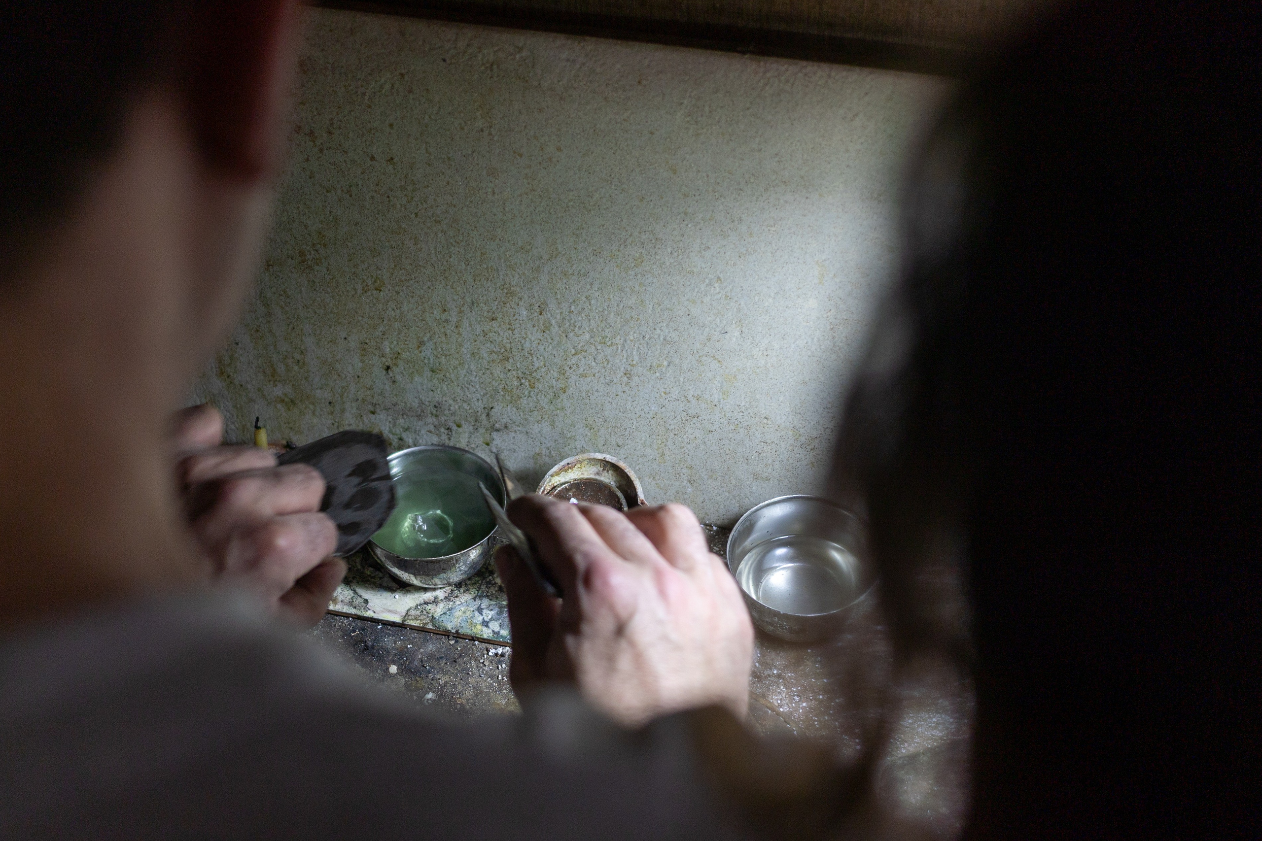 В ювелирной мастерской Артура Николаевича. Профессиональный интерьерный и репортажный фотограф Минск и РБ. Максим Орлов