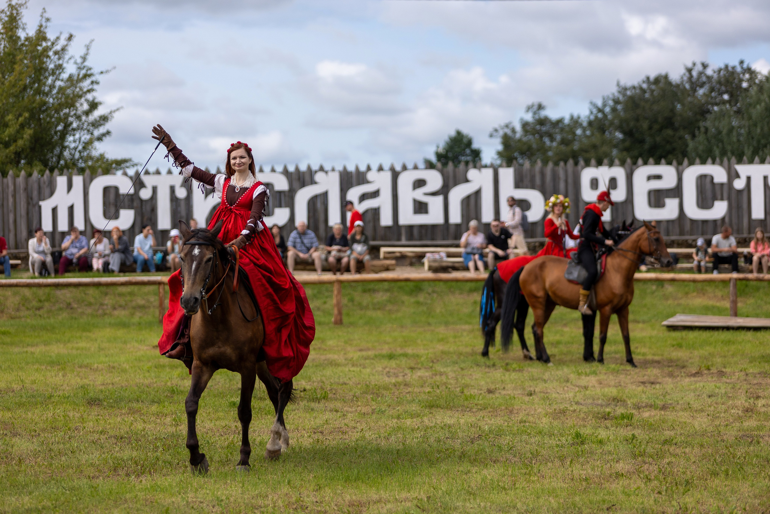 Рыцарский фест. Мстиславль. Профессиональный интерьерный и репортажный фотограф Минск и РБ. Максим Орлов