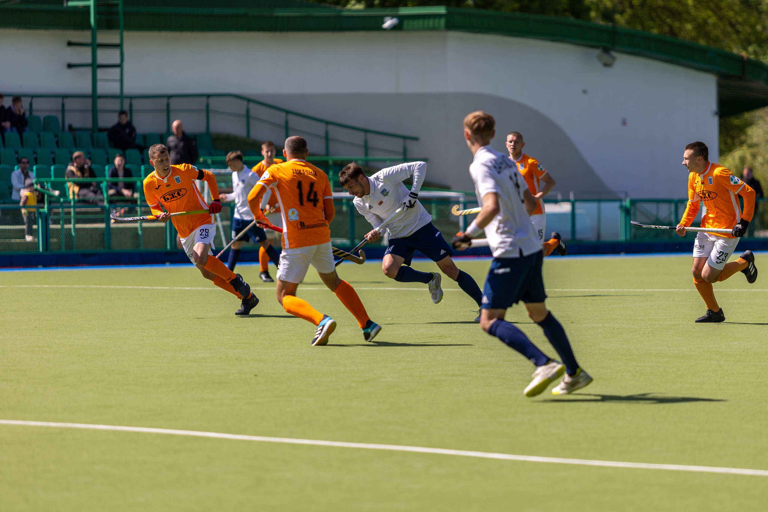 Хоккей на траве. ХК Минск — СК Строитель 12.05.2024. Профессиональный интерьерный и репортажный фотограф Минск и РБ. Максим Орлов