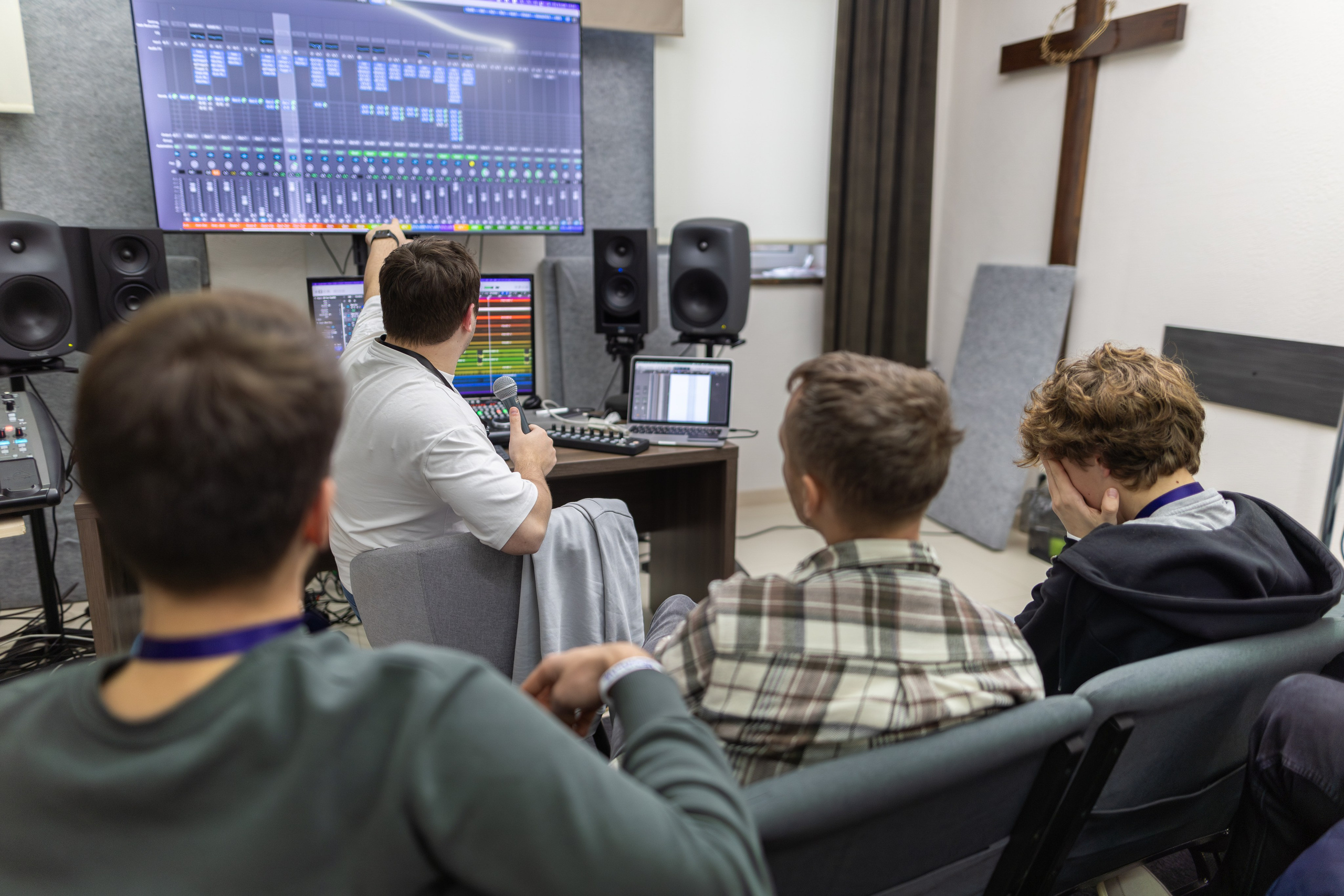 Конференция Medialive 2024. День второй. Профессиональный интерьерный и репортажный фотограф Минск и РБ. Максим Орлов