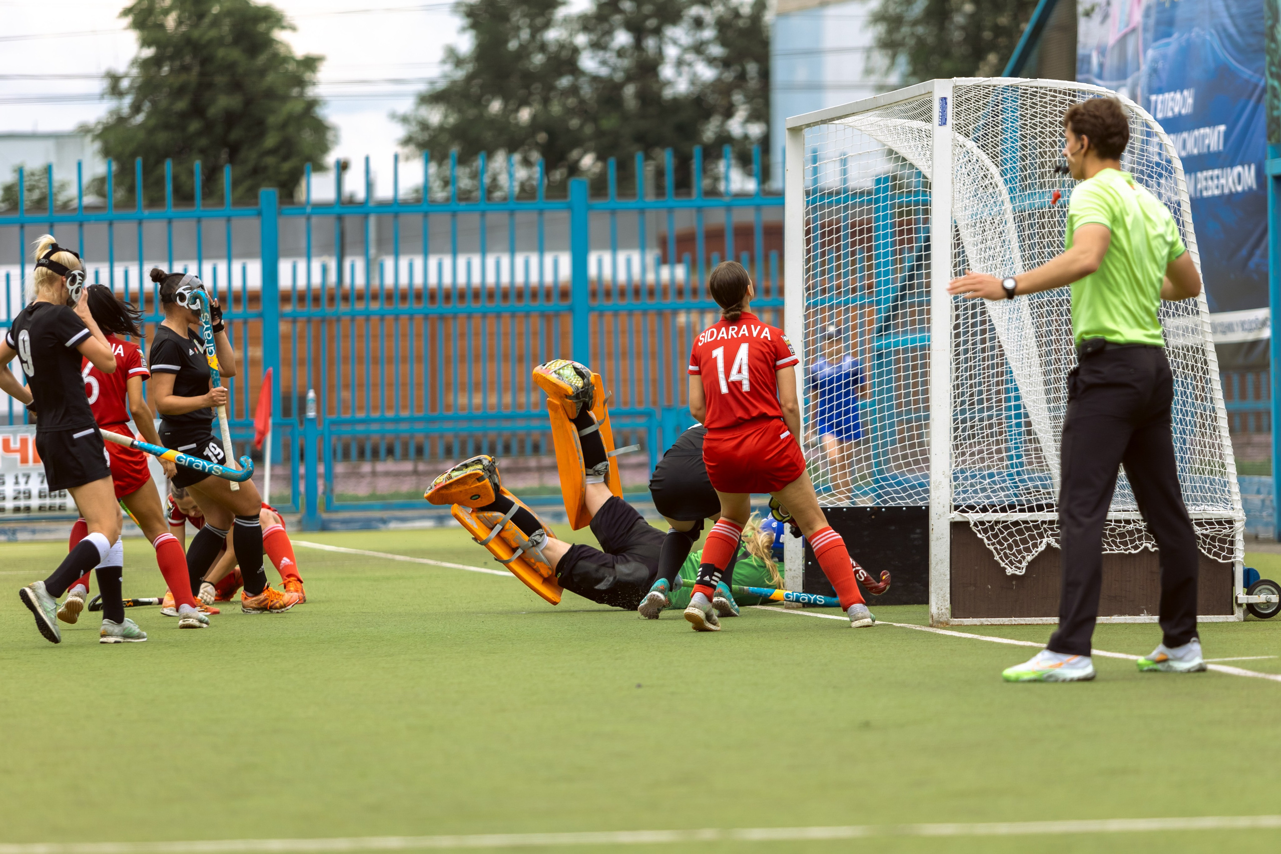 Хоккей на траве. Девушки. Минск — Виктория. 16.06.2024. Профессиональный интерьерный и репортажный фотограф Минск и РБ. Максим Орлов
