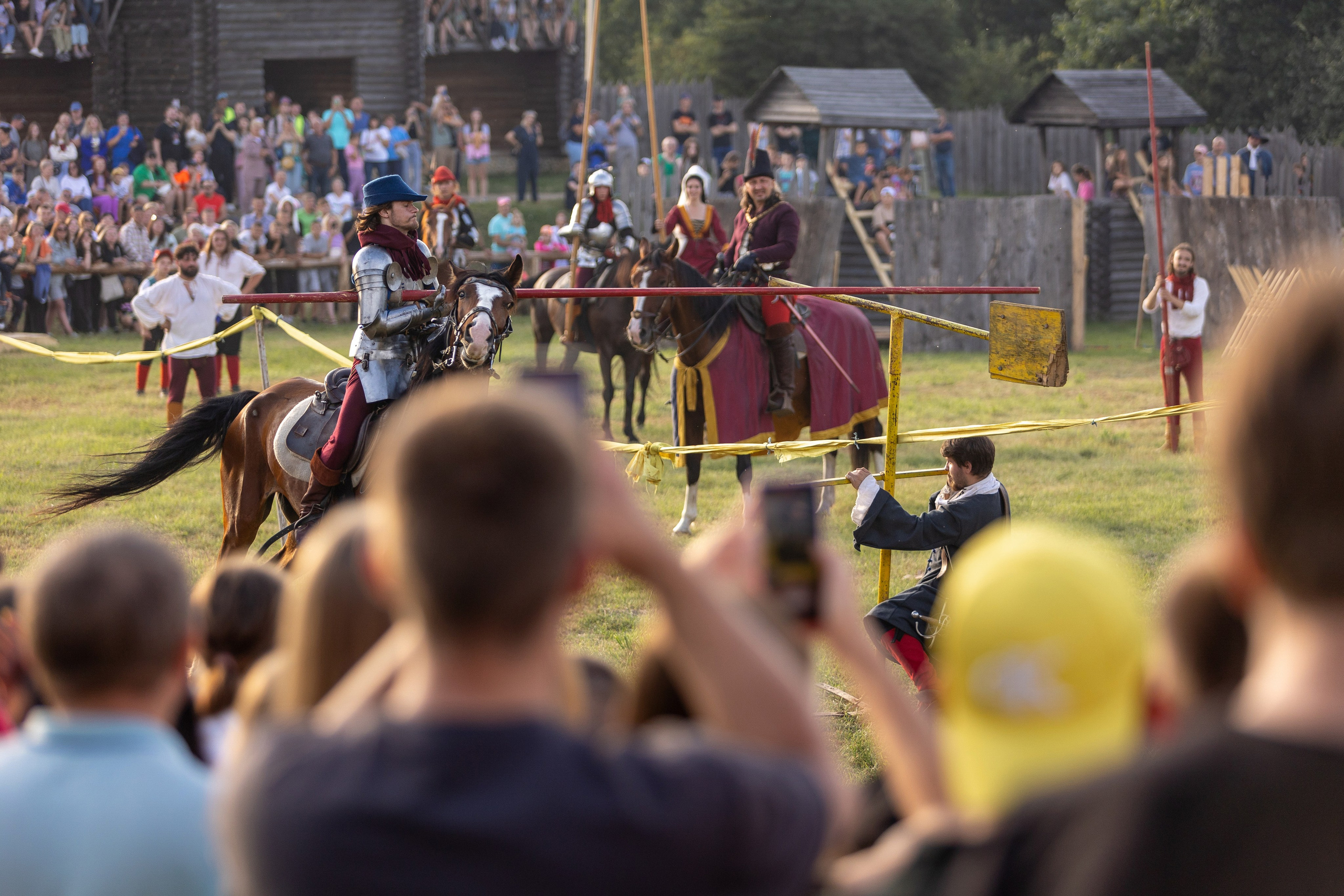 Рыцарский фест. Мстиславль. Профессиональный интерьерный и репортажный фотограф Минск и РБ. Максим Орлов