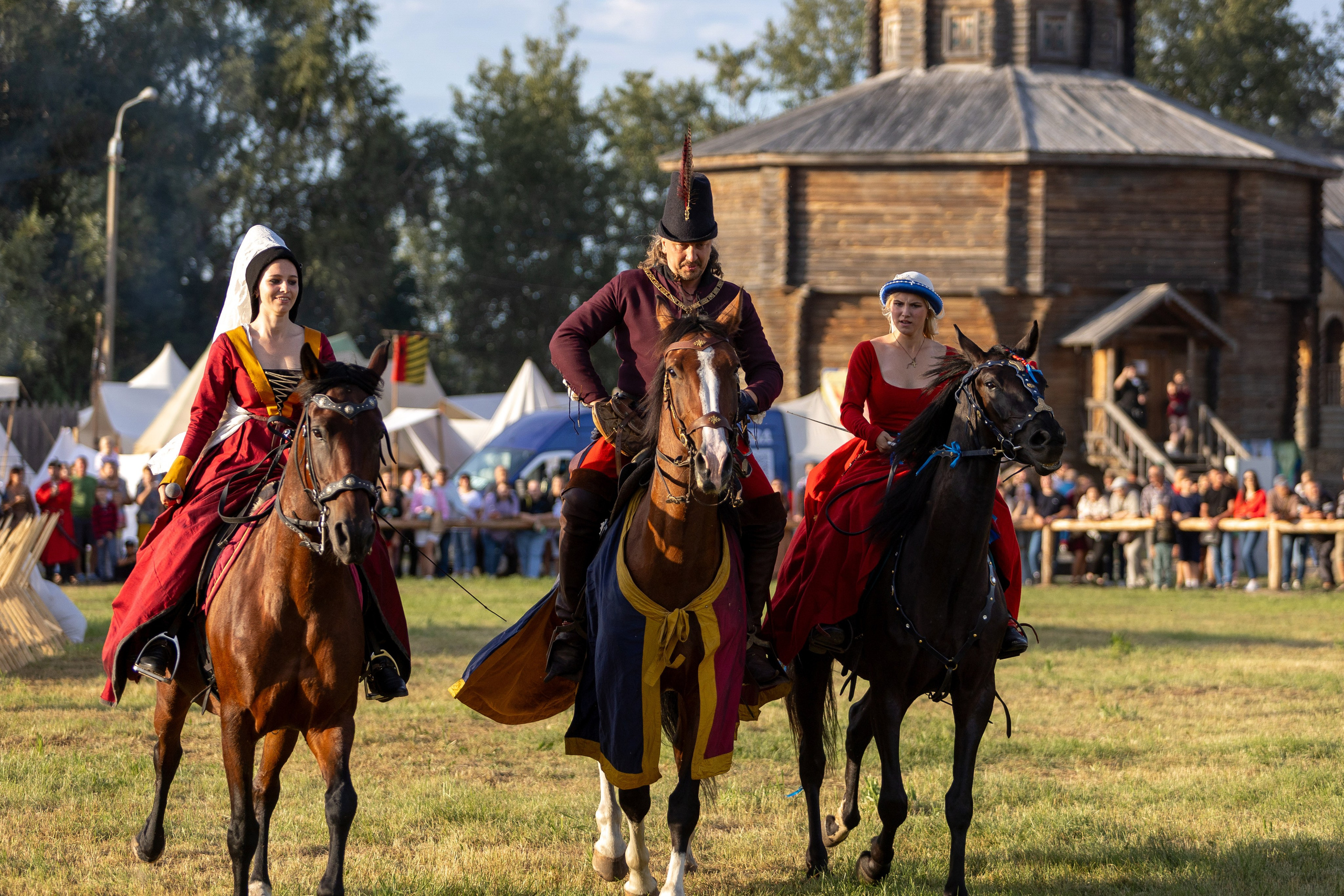 Рыцарский фест. Мстиславль. Профессиональный интерьерный и репортажный фотограф Минск и РБ. Максим Орлов