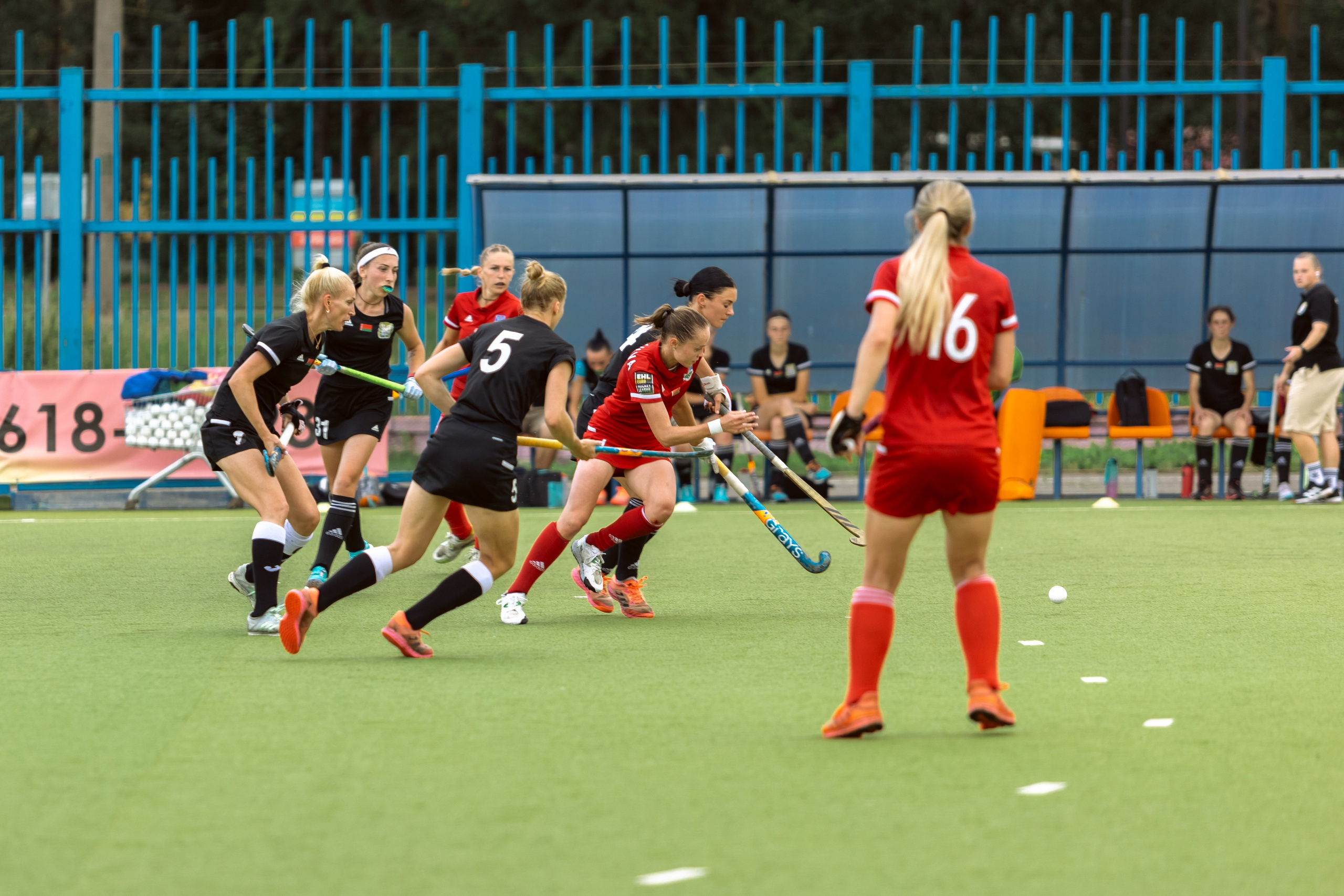 Хоккей на траве. Девушки. Минск — Виктория. 16.06.2024. Профессиональный интерьерный и репортажный фотограф Минск и РБ. Максим Орлов