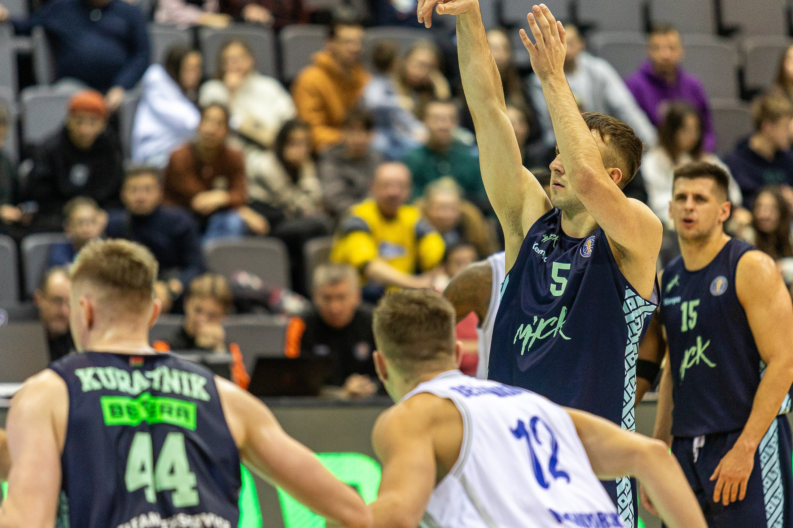 Баскетбол. Лучшие кадры. Минск — Енисей. 11.12.2023. Профессиональный интерьерный и репортажный фотограф Минск и РБ. Максим Орлов