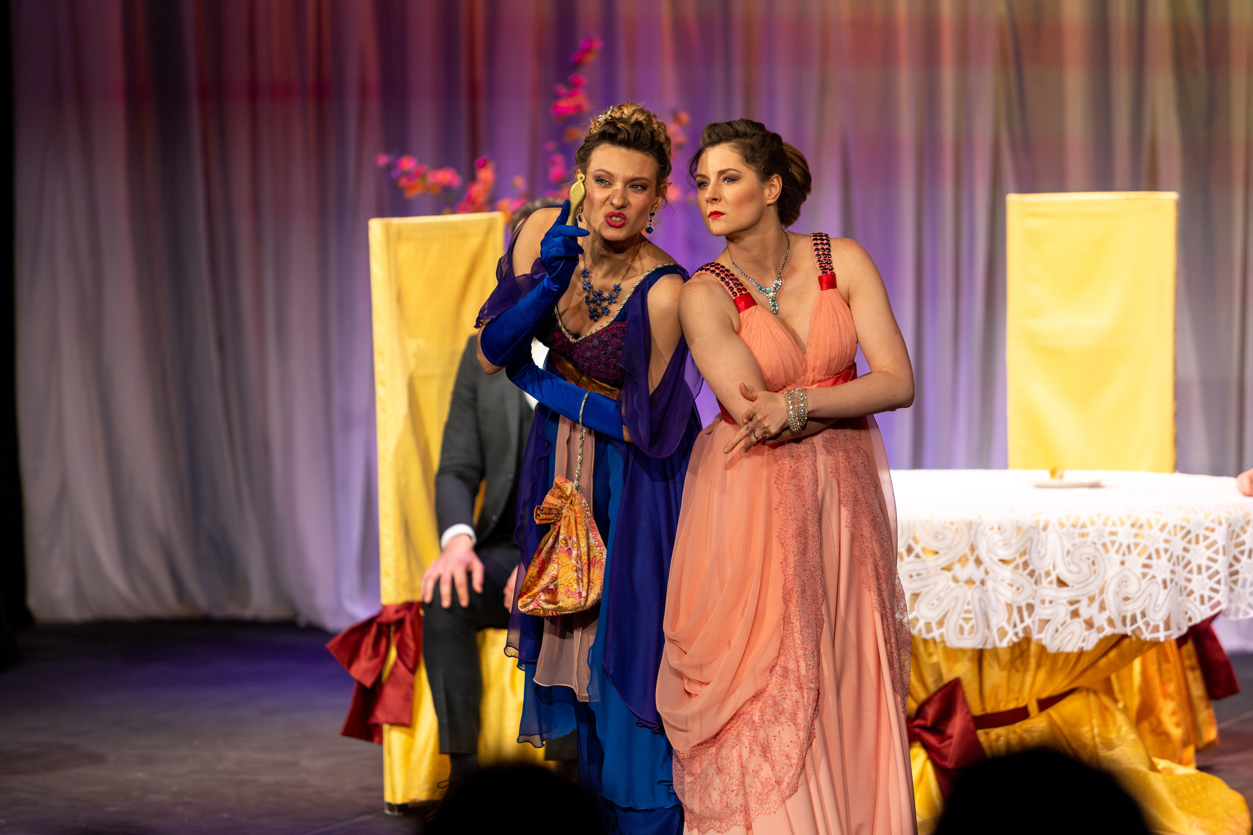 Новый театр «Как важно быть серьезным». Профессиональный интерьерный и репортажный фотограф Минск и РБ. Максим Орлов