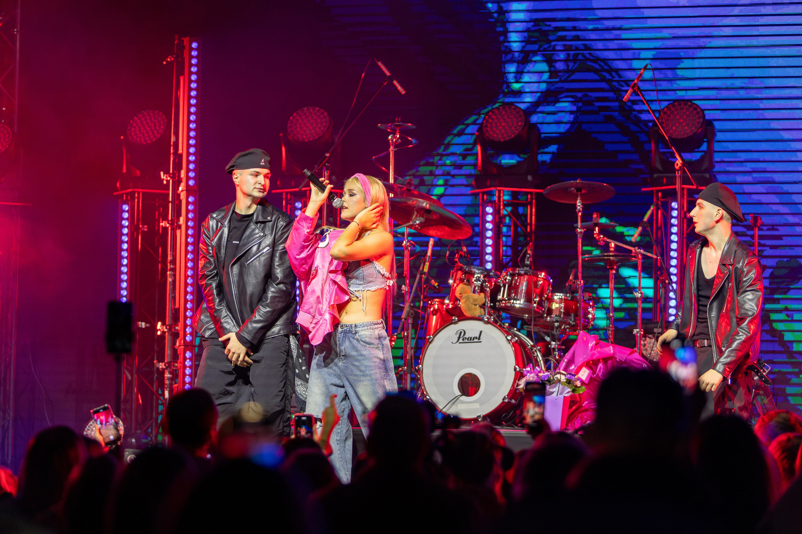 Концерт Насти Кравченко. Профессиональный интерьерный и репортажный фотограф Минск и РБ. Максим Орлов