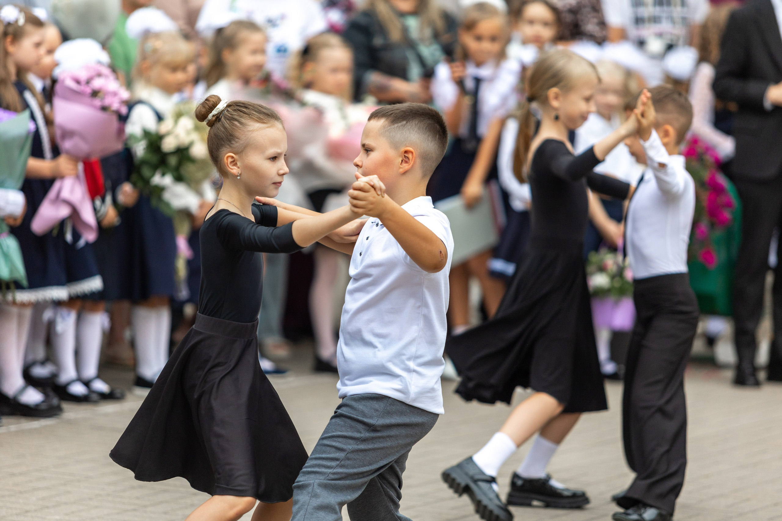 Линейка 1-го сентября. Профессиональный интерьерный и репортажный фотограф Минск и РБ. Максим Орлов