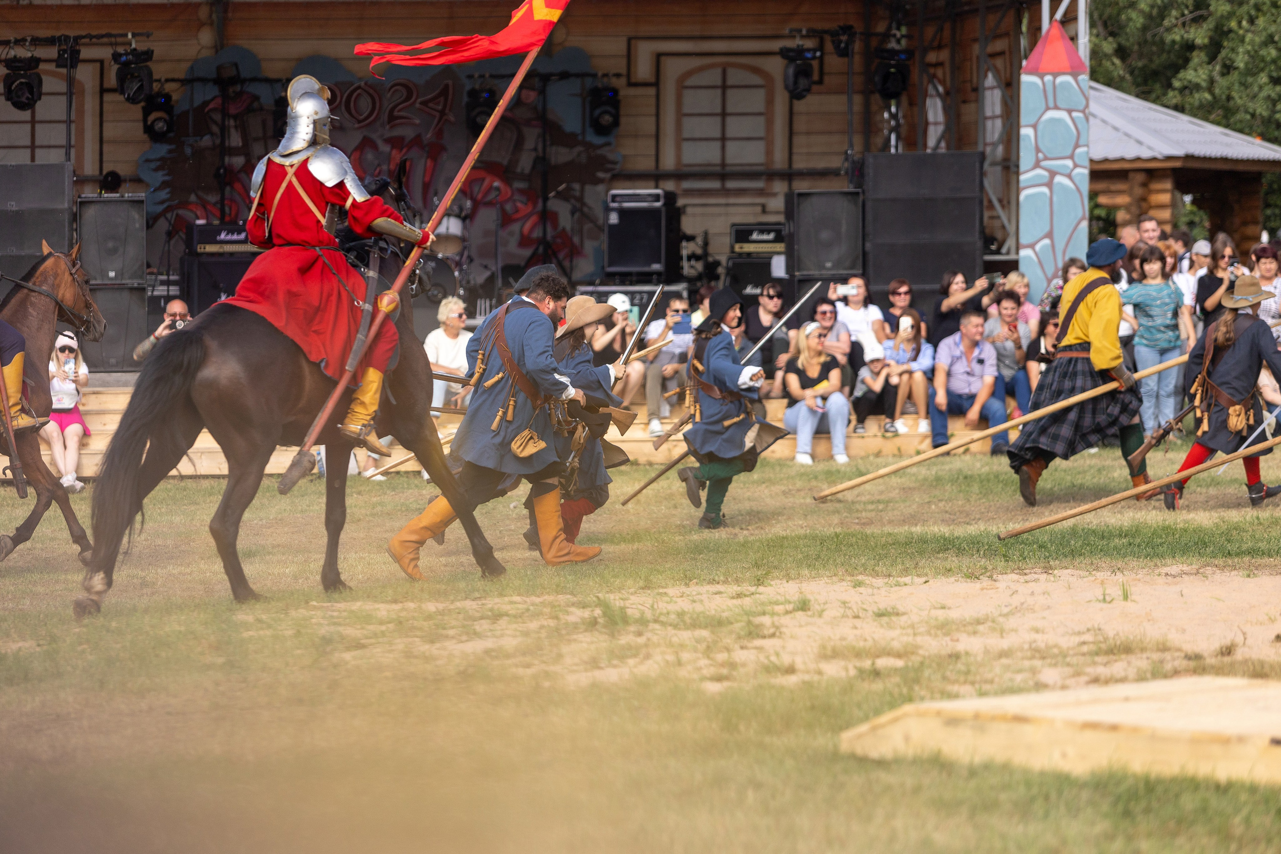 Рыцарский фест. Мстиславль. Профессиональный интерьерный и репортажный фотограф Минск и РБ. Максим Орлов