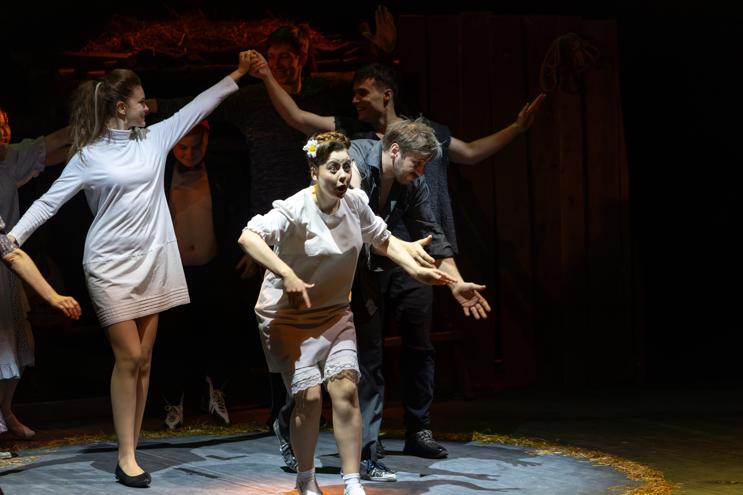 Театр белорусской армии «Очень простая история». Профессиональный интерьерный и репортажный фотограф Минск и РБ. Максим Орлов