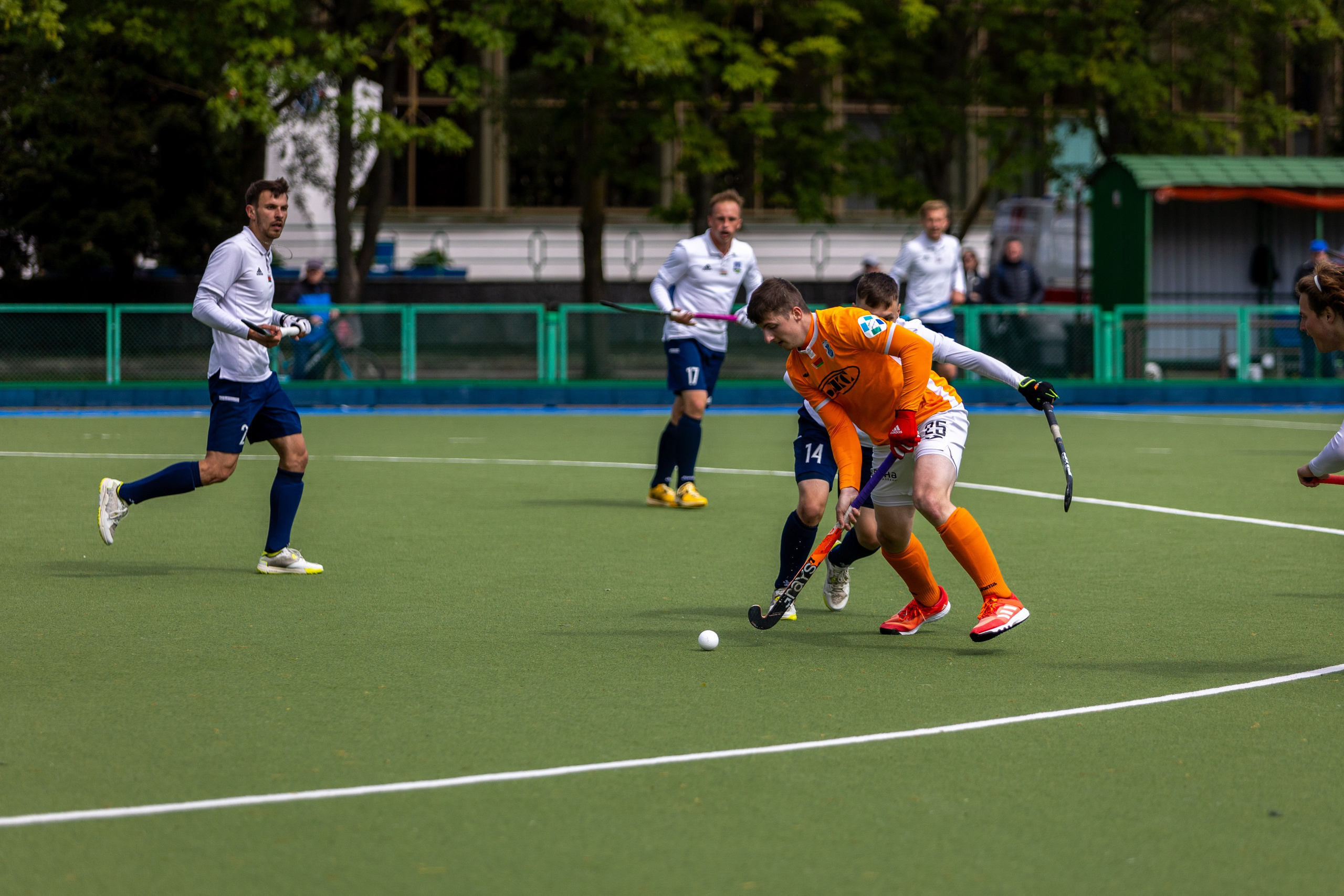 Хоккей на траве. ХК Минск — СК Строитель 11.05.2024. Профессиональный интерьерный и репортажный фотограф Минск и РБ. Максим Орлов