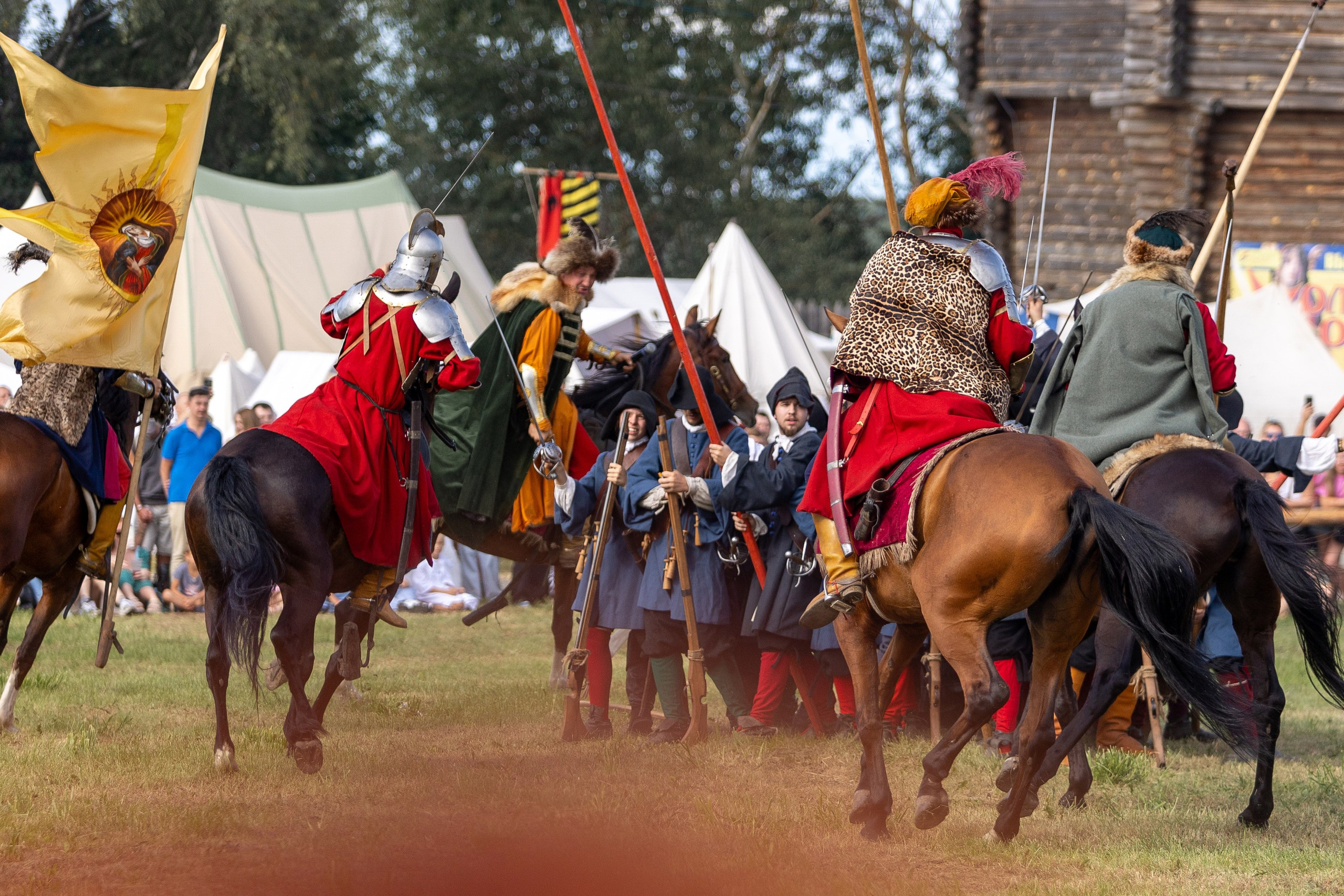 Рыцарский фест. Мстиславль. Профессиональный интерьерный и репортажный фотограф Минск и РБ. Максим Орлов