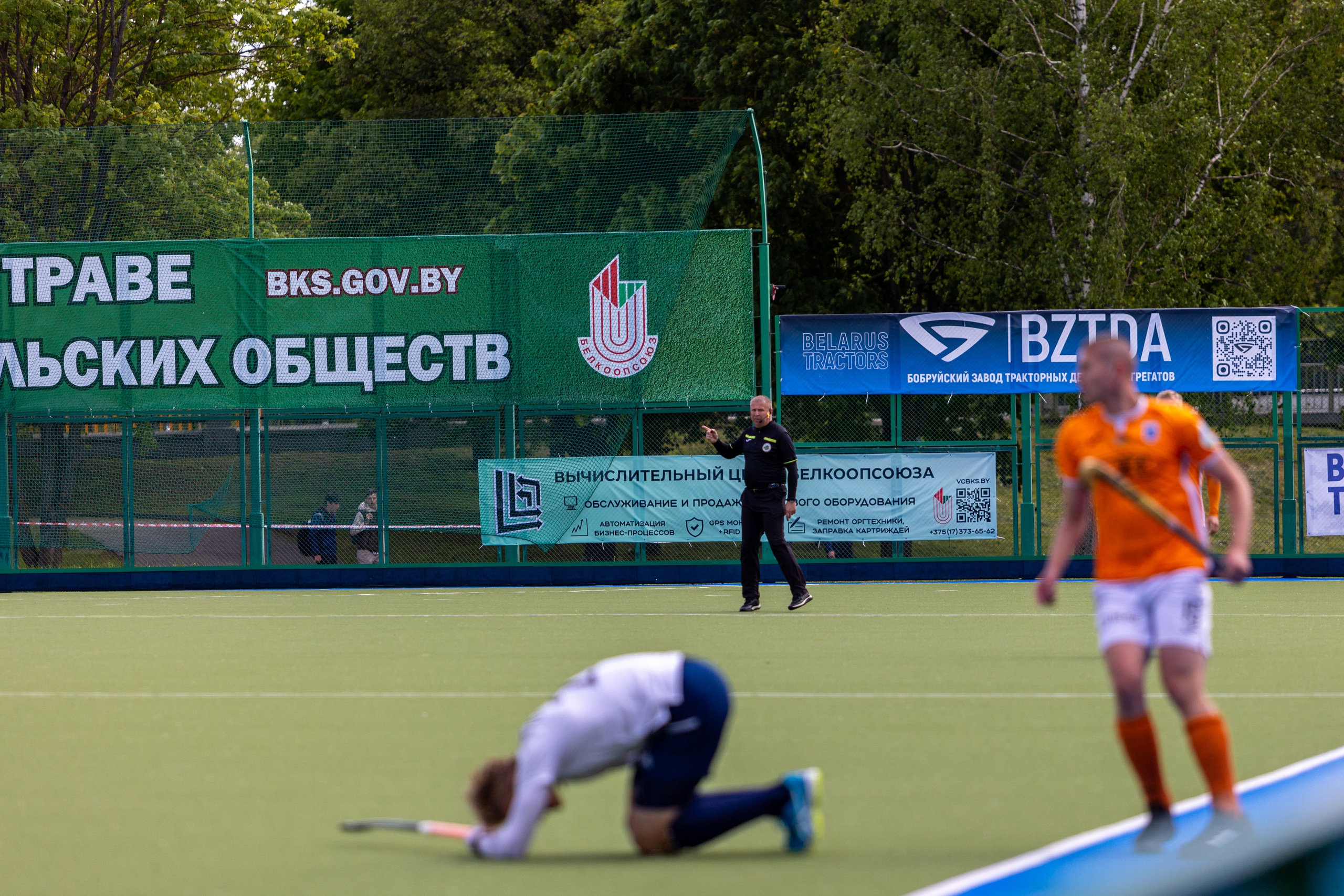 Хоккей на траве. ХК Минск — СК Строитель 11.05.2024. Профессиональный интерьерный и репортажный фотограф Минск и РБ. Максим Орлов