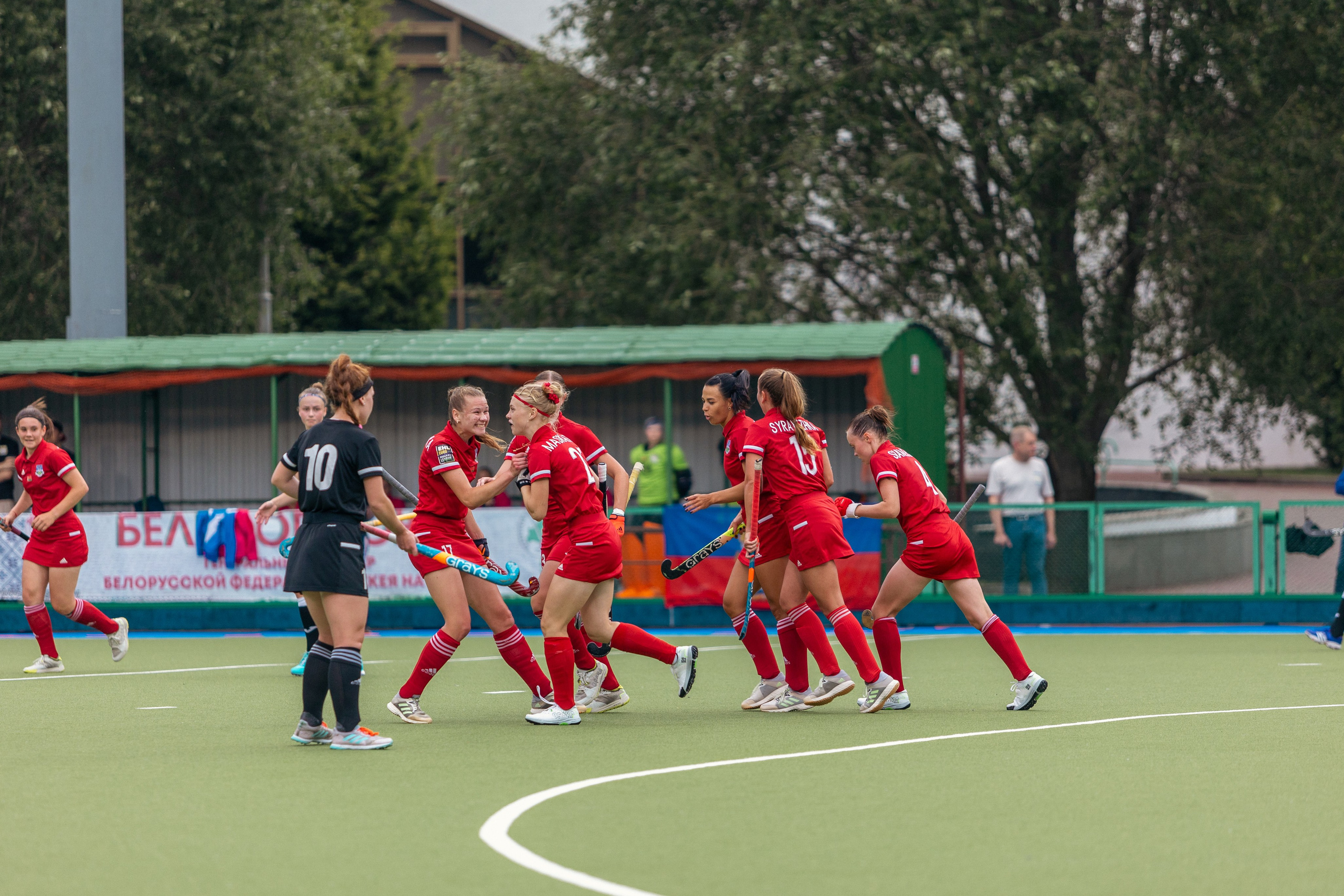 Хоккей на траве. Девушки. ХК Минск — ХК Виктория (Смолевичи) 10.06.2024. Профессиональный интерьерный и репортажный фотограф Минск и РБ. Максим Орлов