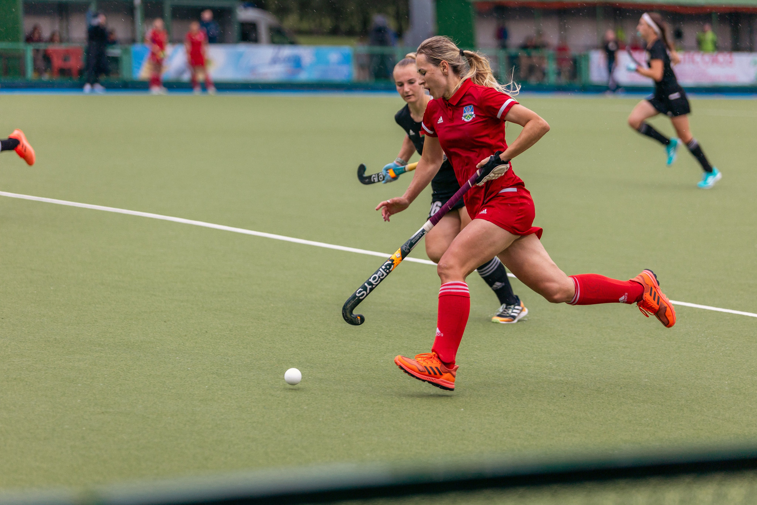 Хоккей на траве. Девушки. ХК Минск — ХК Виктория (Смолевичи) 10.06.2024. Профессиональный интерьерный и репортажный фотограф Минск и РБ. Максим Орлов