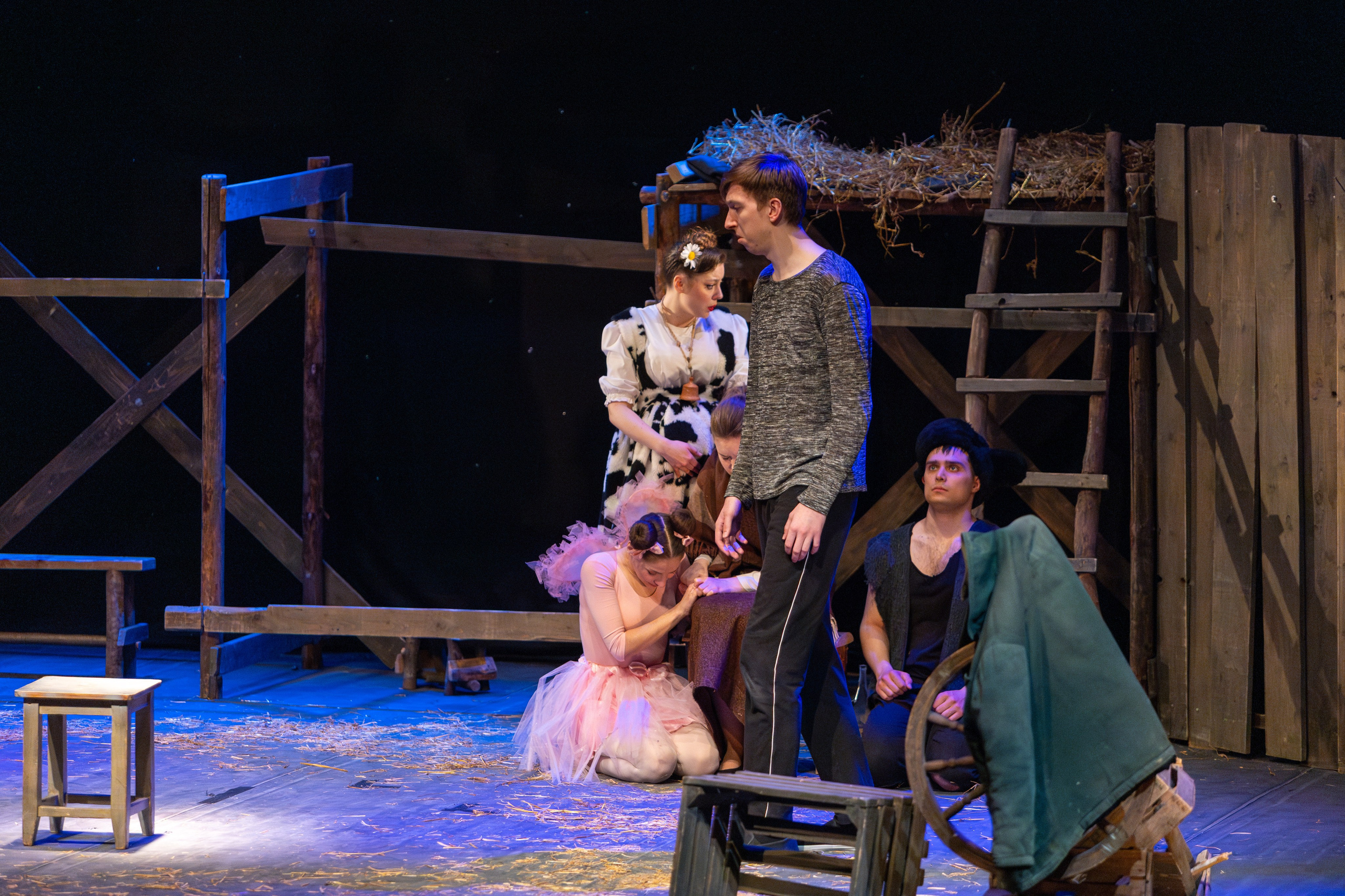 Театр белорусской армии «Очень простая история». Профессиональный интерьерный и репортажный фотограф Минск и РБ. Максим Орлов