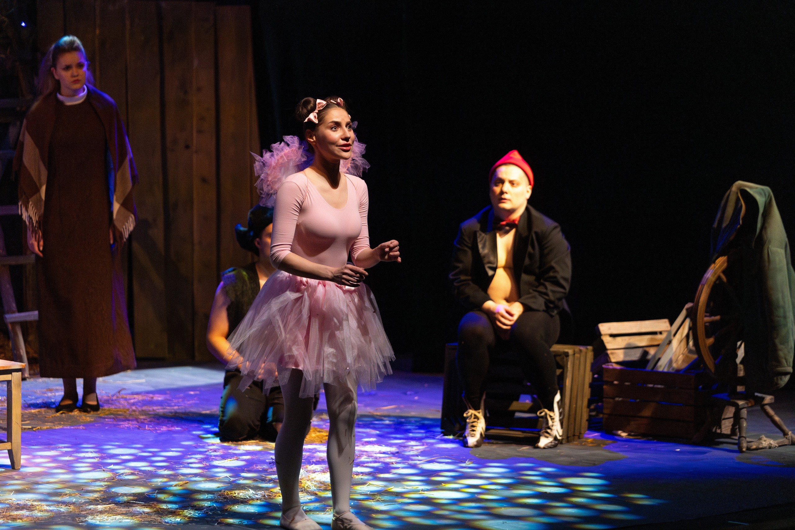 Театр белорусской армии «Очень простая история». Профессиональный интерьерный и репортажный фотограф Минск и РБ. Максим Орлов