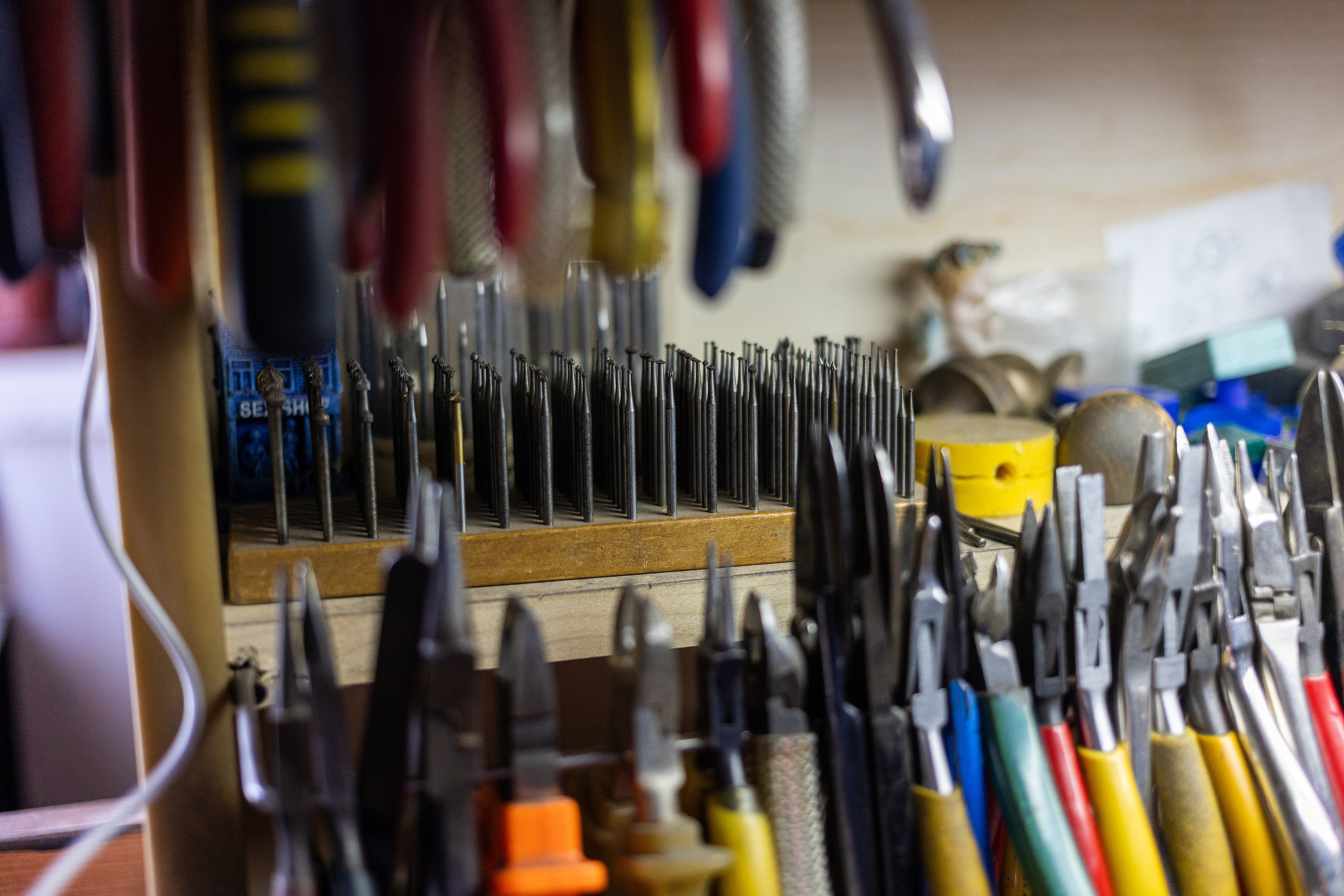 В ювелирной мастерской Артура Николаевича. Профессиональный интерьерный и репортажный фотограф Минск и РБ. Максим Орлов