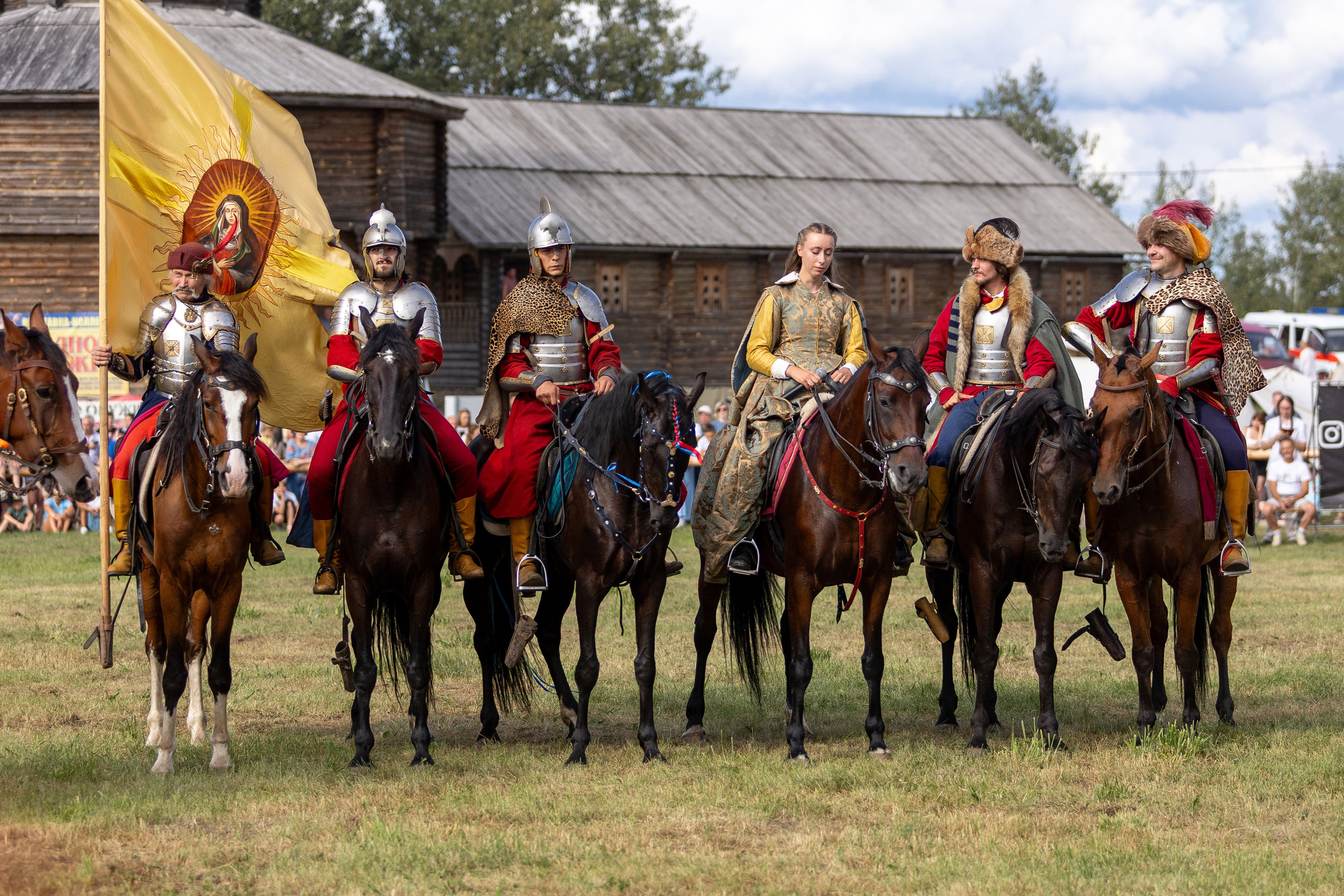 Рыцарский фест. Мстиславль. Профессиональный интерьерный и репортажный фотограф Минск и РБ. Максим Орлов