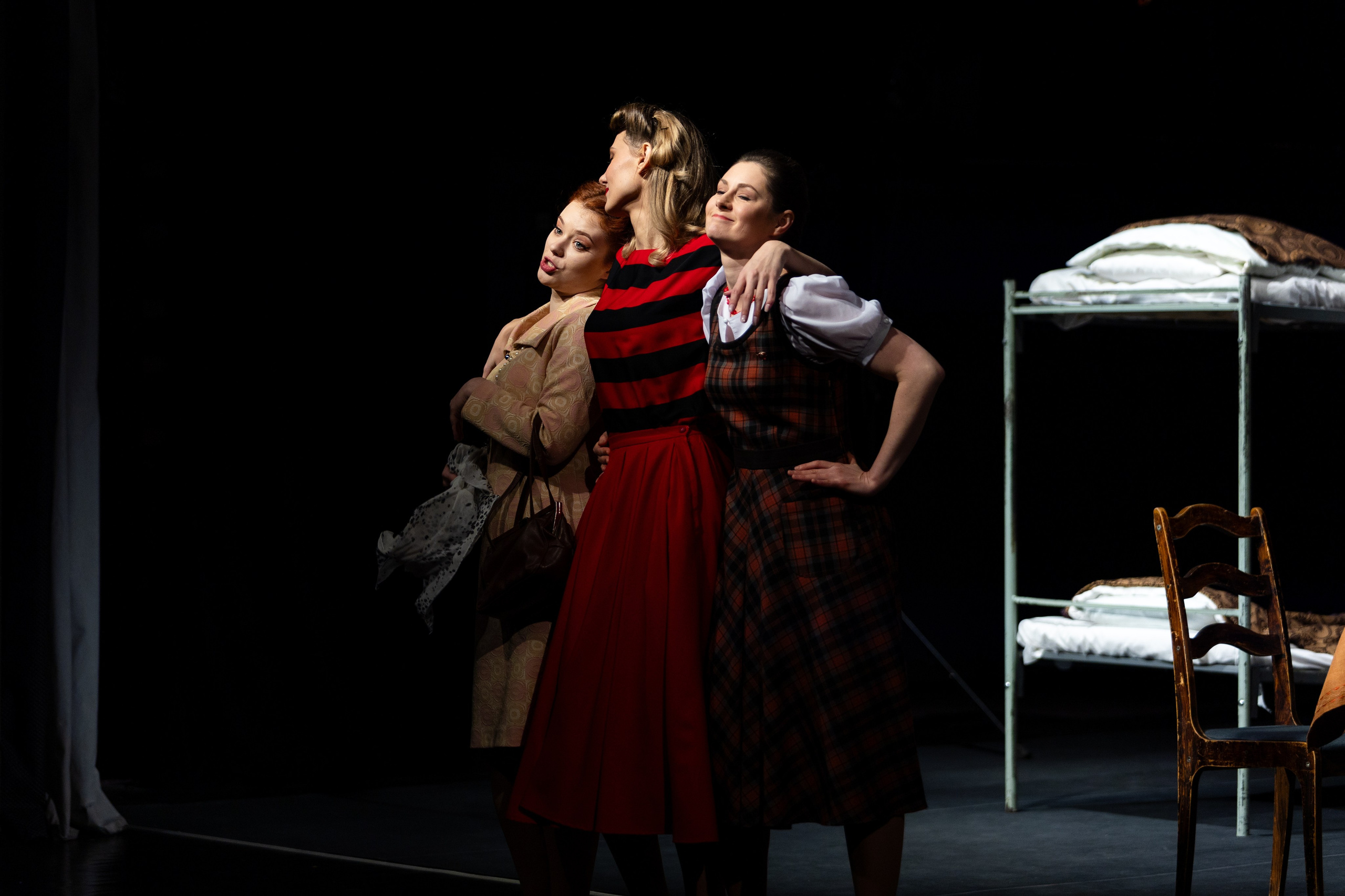 Новый театр «Фабричная девчонка». Профессиональный интерьерный и репортажный фотограф Минск и РБ. Максим Орлов