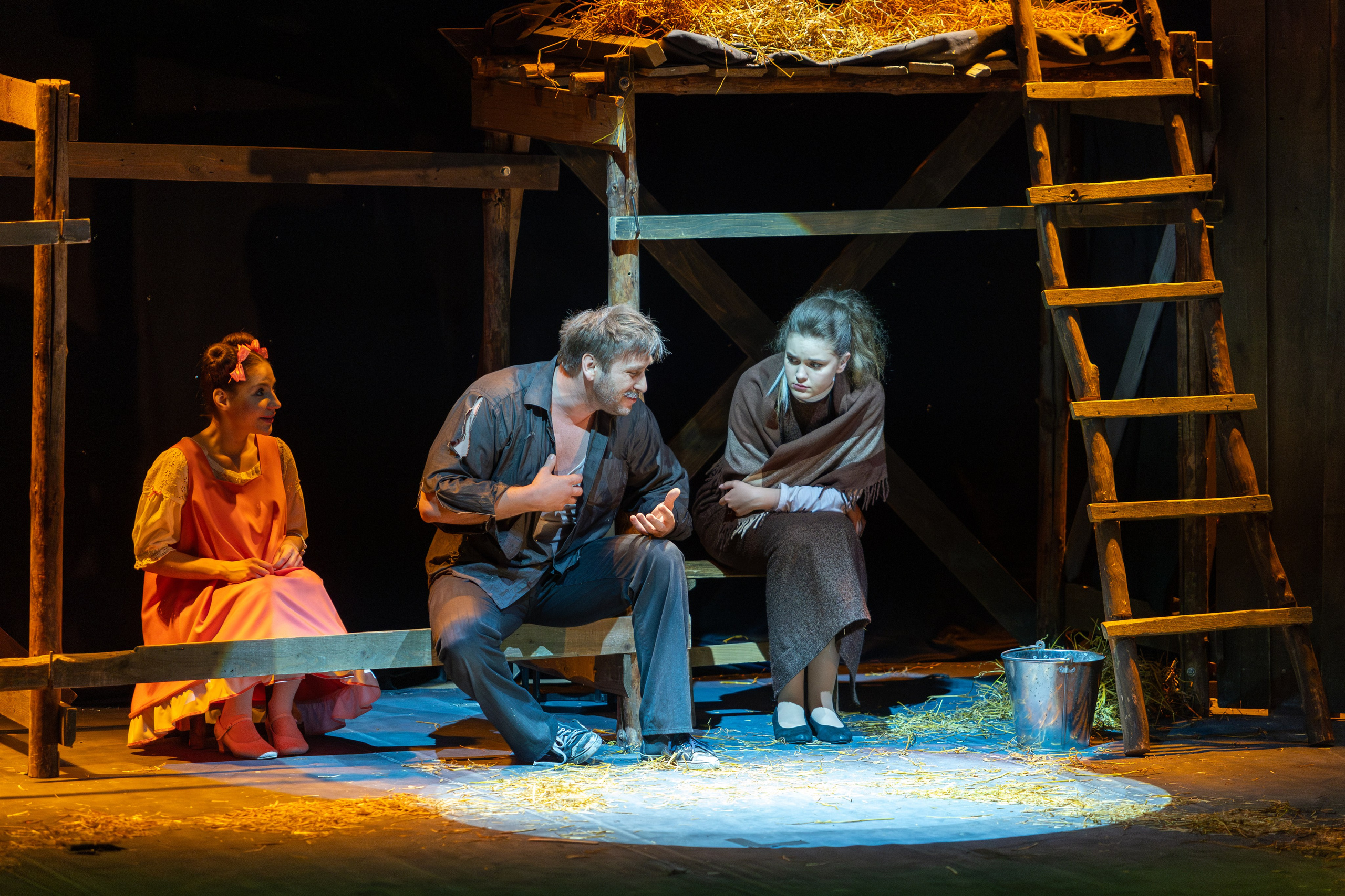 Театр белорусской армии «Очень простая история». Профессиональный интерьерный и репортажный фотограф Минск и РБ. Максим Орлов