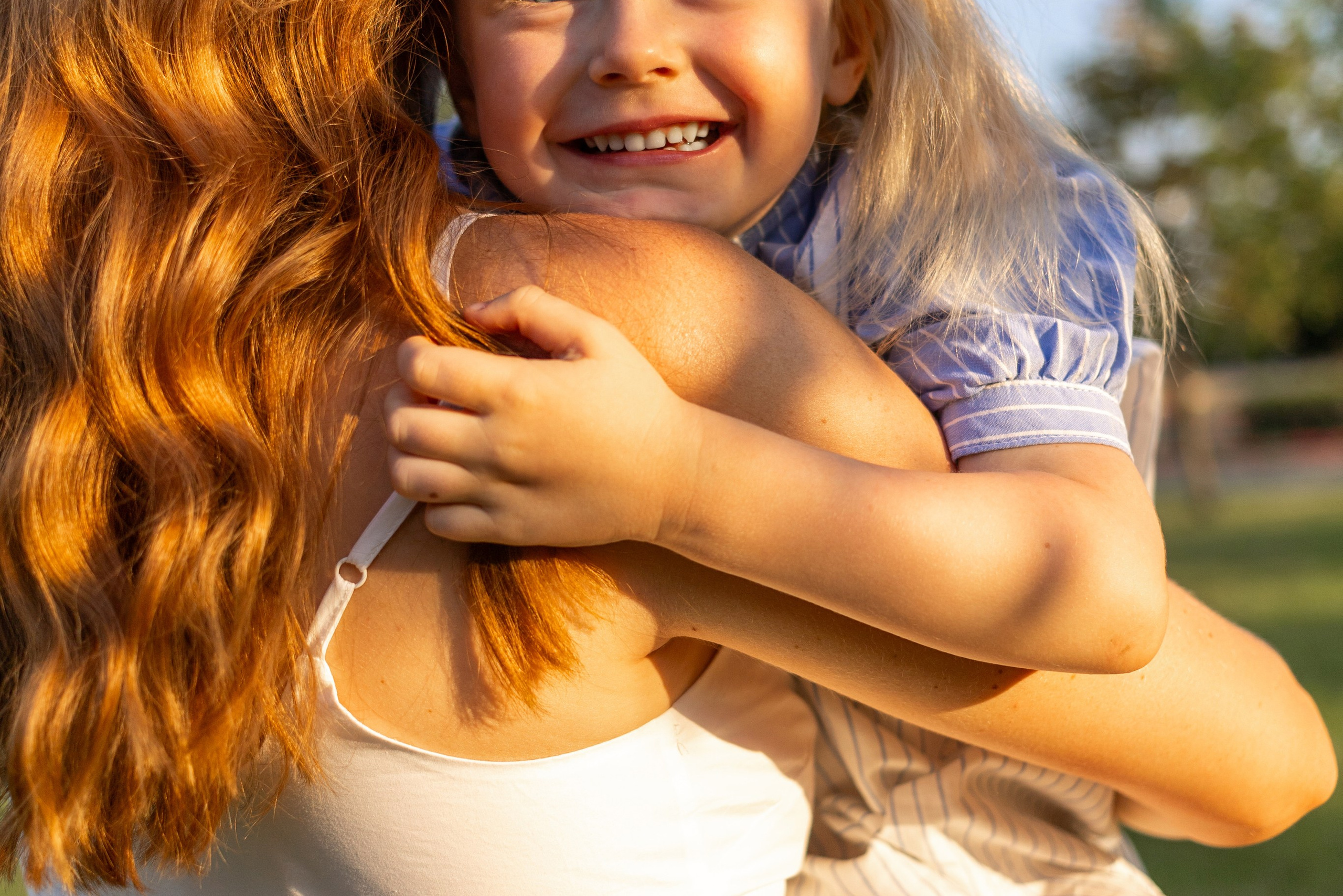 Стеша с мамой. Профессиональный интерьерный и репортажный фотограф Минск и РБ. Максим Орлов