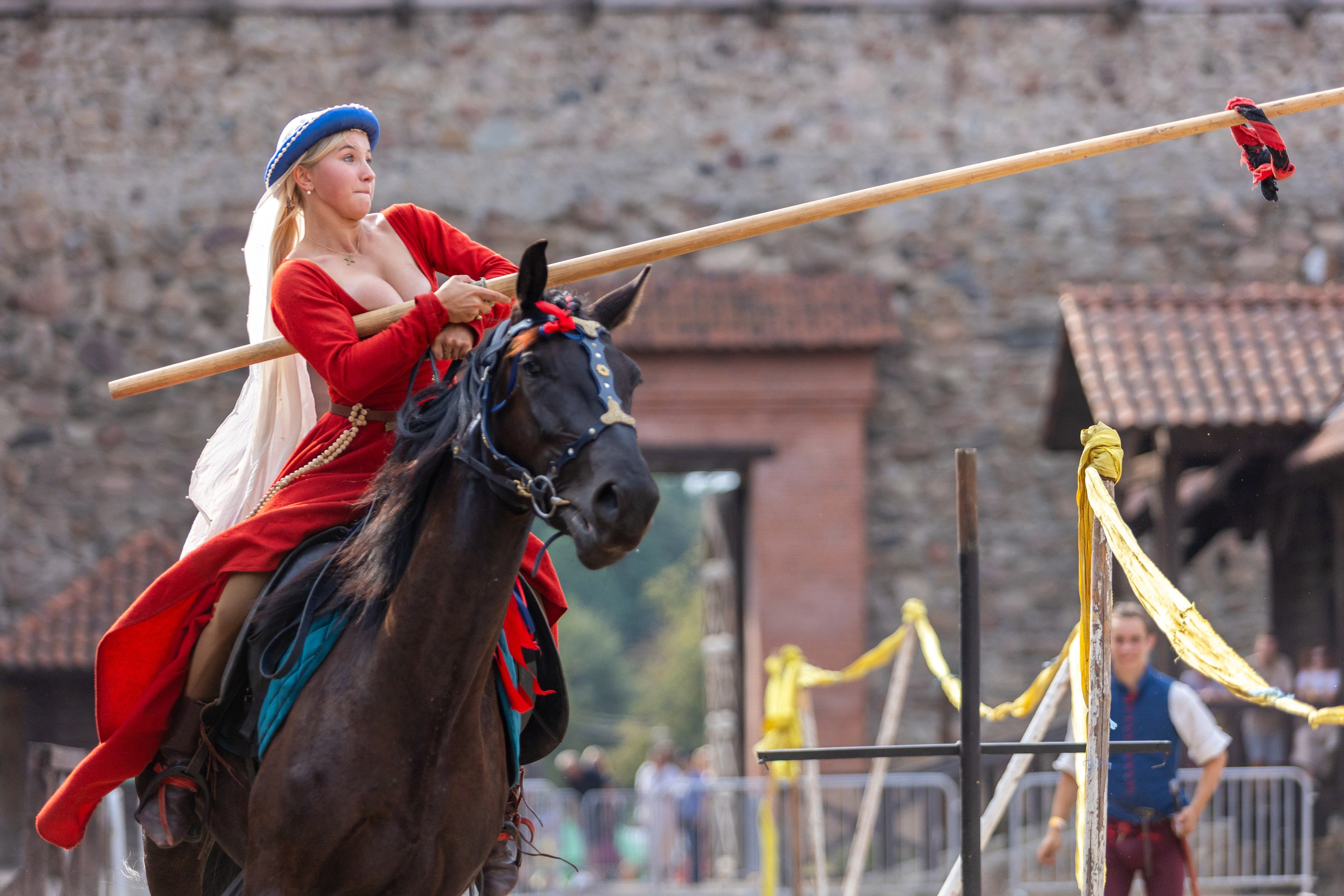 Выступление «Золотой шпоры» на празднике города Лиды. Профессиональный интерьерный и репортажный фотограф Минск и РБ. Максим Орлов