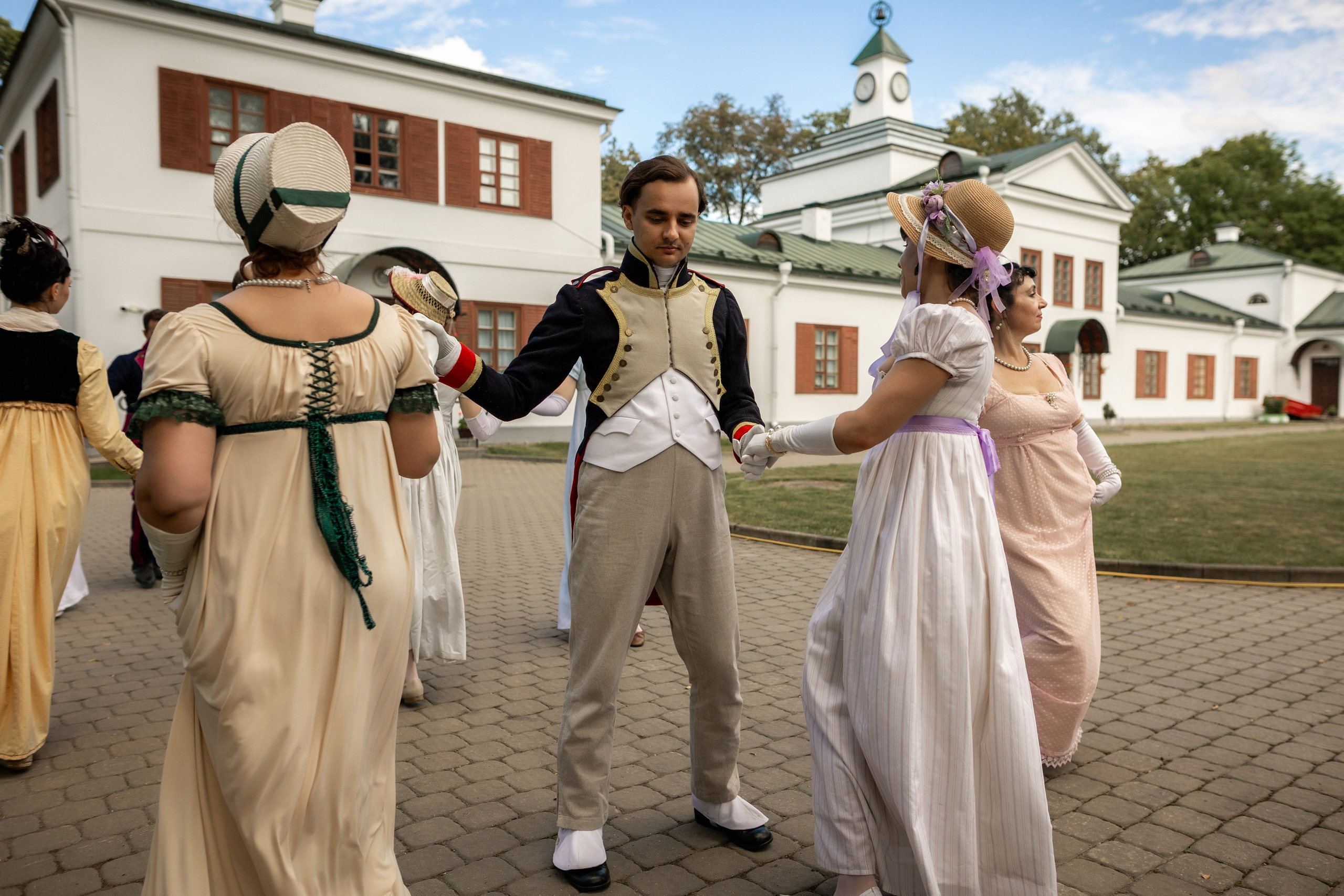 Пикник начала 19 века. Профессиональный интерьерный и репортажный фотограф Минск и РБ. Максим Орлов