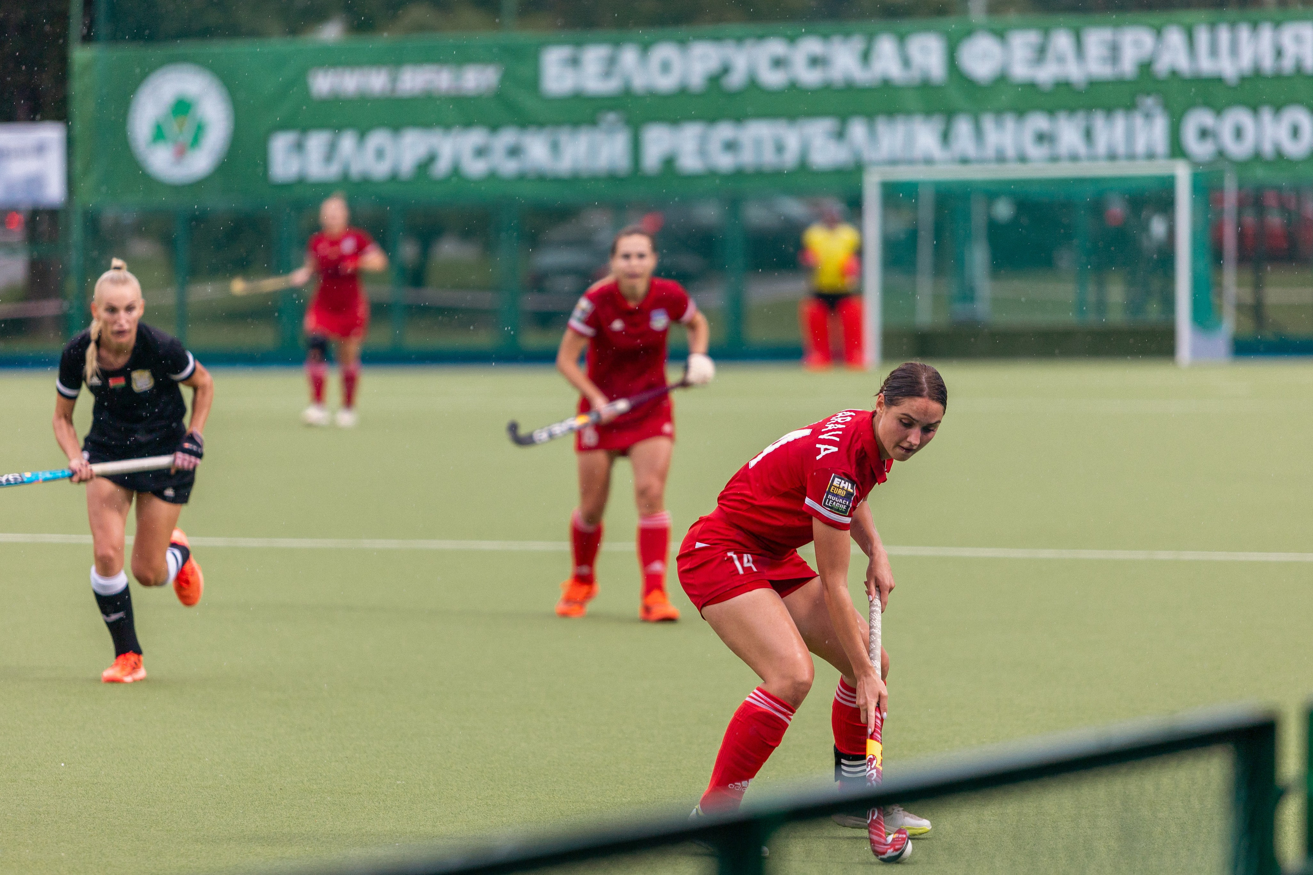 Хоккей на траве. Девушки. ХК Минск — ХК Виктория (Смолевичи) 10.06.2024. Профессиональный интерьерный и репортажный фотограф Минск и РБ. Максим Орлов