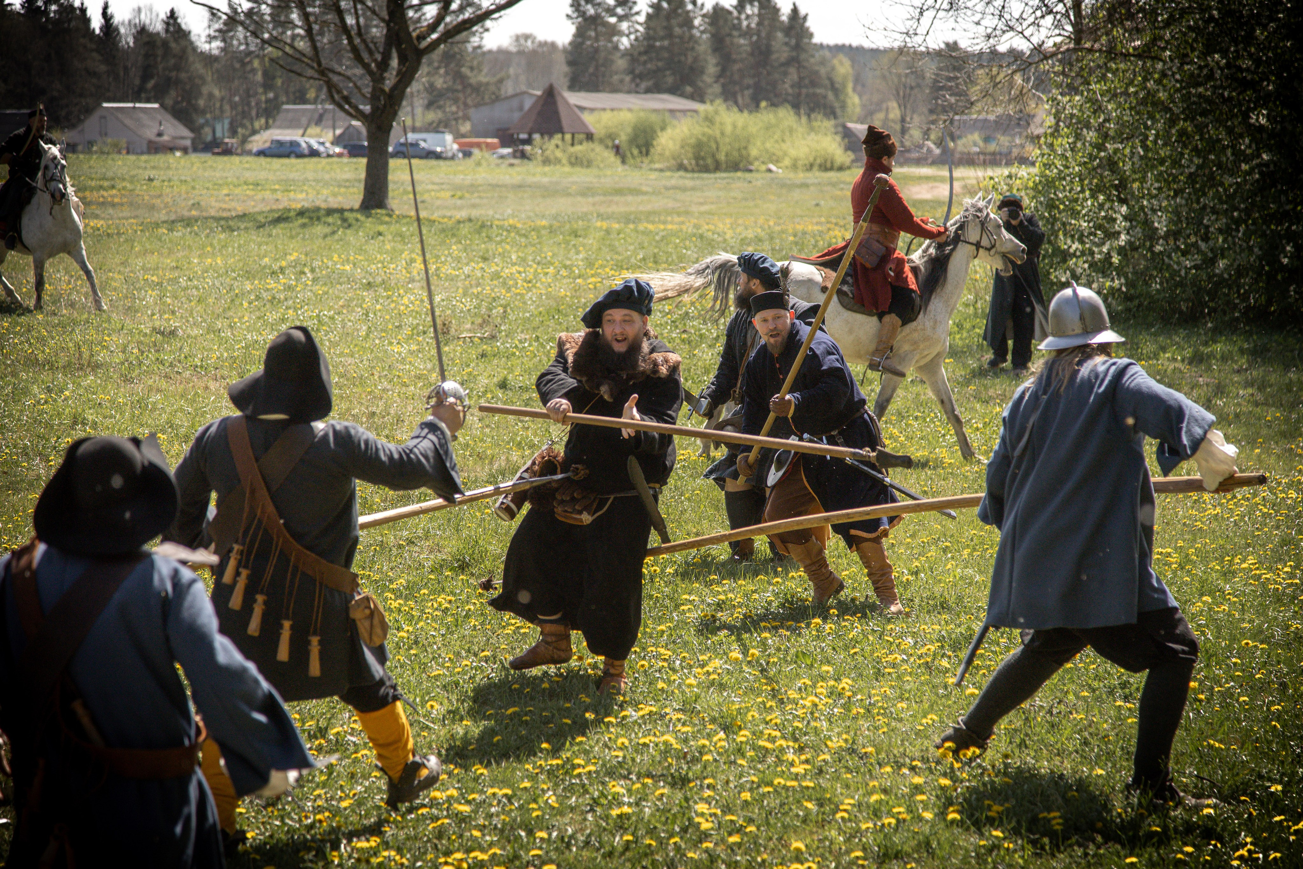 Золотая шпора. Огнем и мечем. День второй. Вылазка в лес. Штурм фортеции. Княжеский пир. Профессиональный интерьерный и репортажный фотограф Минск и РБ. Максим Орлов