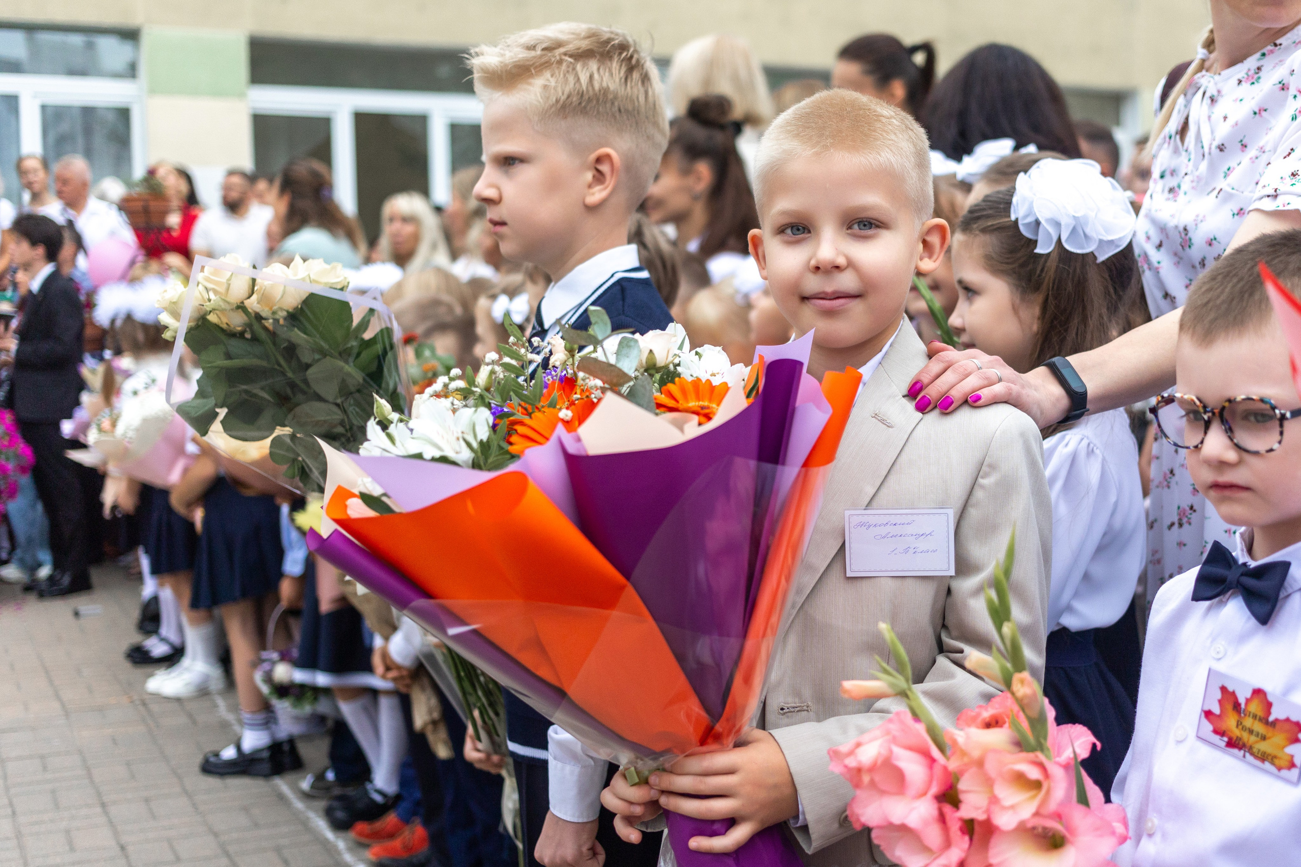 Линейка 1-го сентября. Профессиональный интерьерный и репортажный фотограф Минск и РБ. Максим Орлов