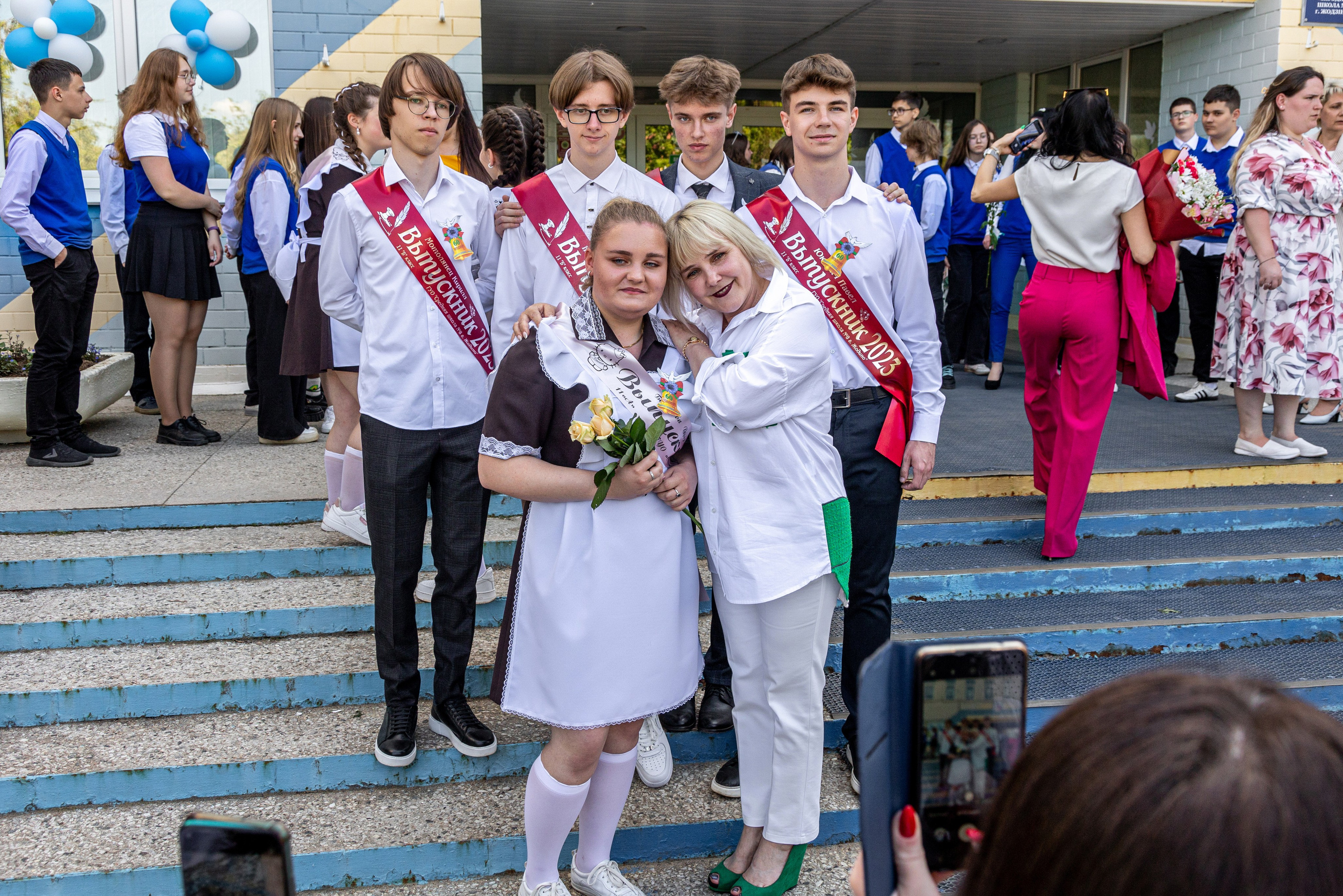 Выпускной в Жодино 2023. Профессиональный интерьерный и репортажный фотограф Минск и РБ. Максим Орлов