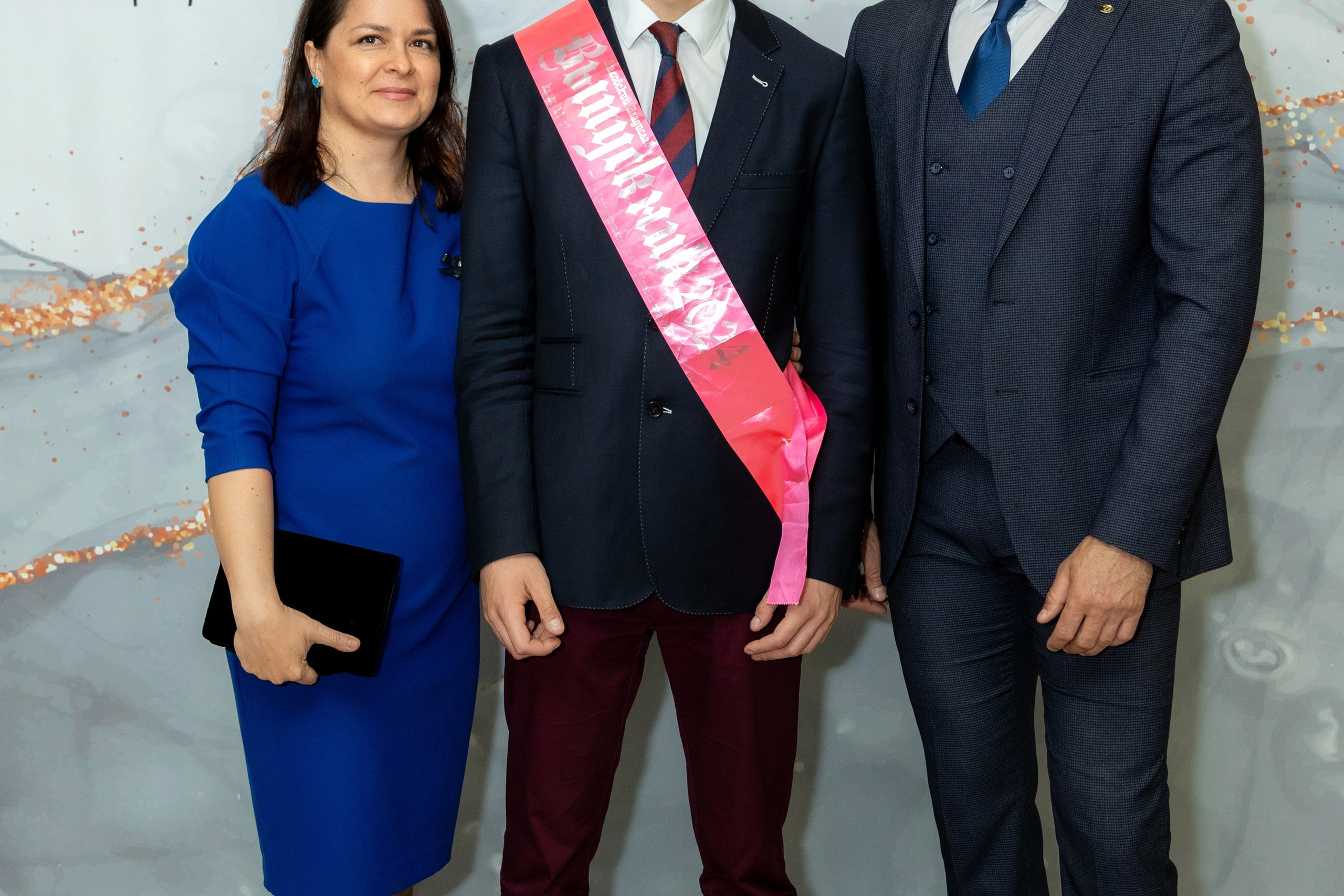 Вручение дипломов. 47 школа. Профессиональный интерьерный и репортажный фотограф Минск и РБ. Максим Орлов