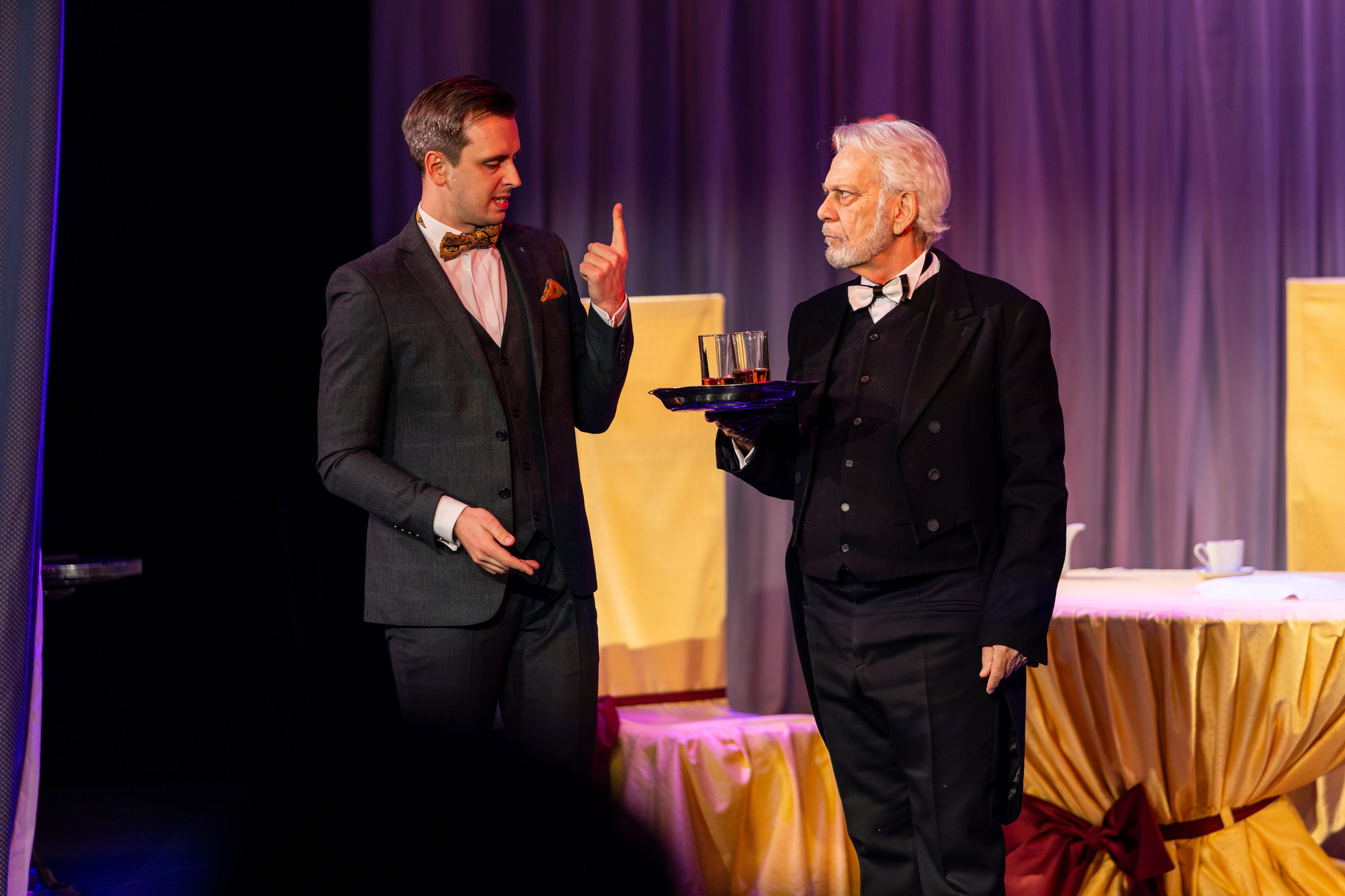 Новый театр «Как важно быть серьезным». Профессиональный интерьерный и репортажный фотограф Минск и РБ. Максим Орлов