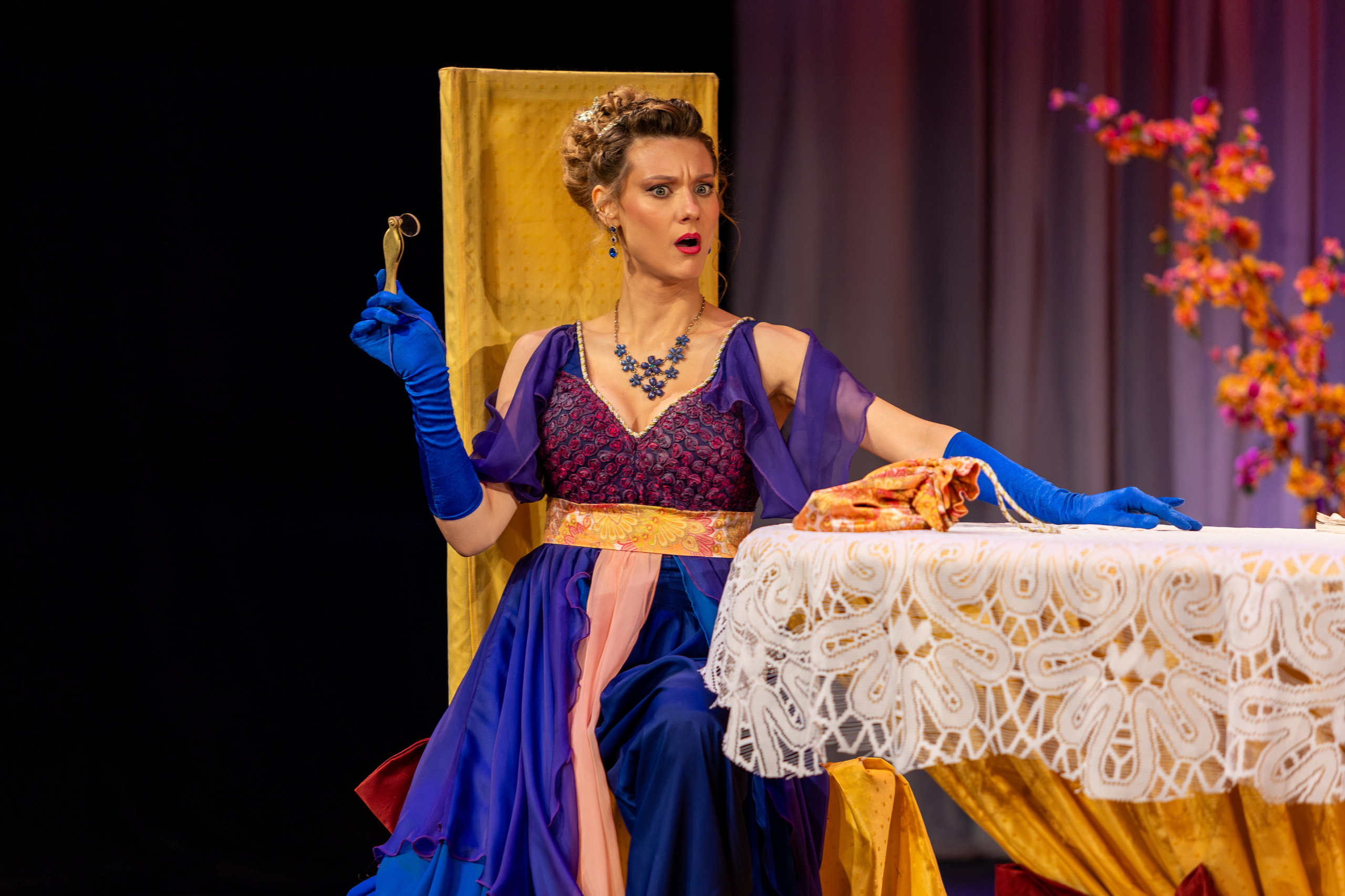 Новый театр «Как важно быть серьезным». Профессиональный интерьерный и репортажный фотограф Минск и РБ. Максим Орлов