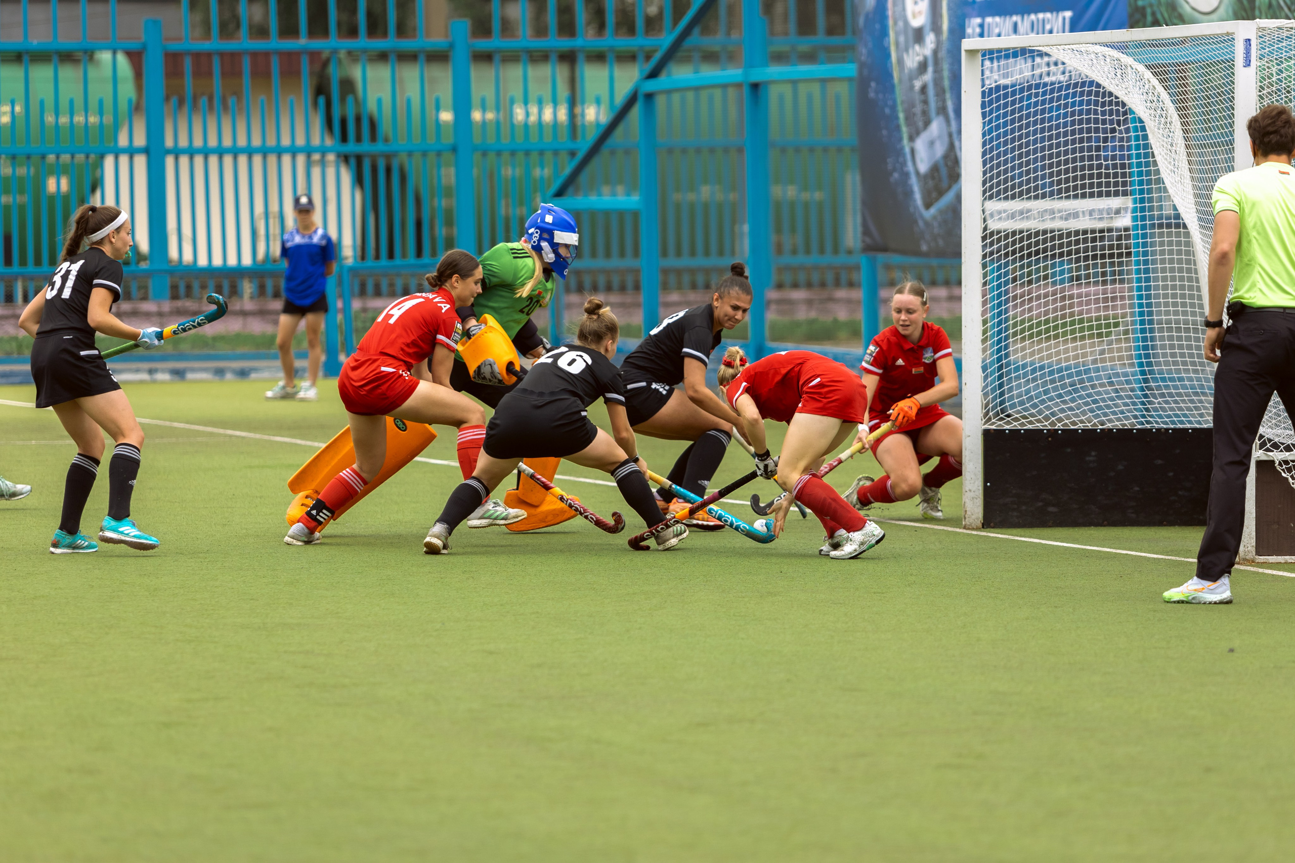 Хоккей на траве. Девушки. Минск — Виктория. 16.06.2024. Профессиональный интерьерный и репортажный фотограф Минск и РБ. Максим Орлов