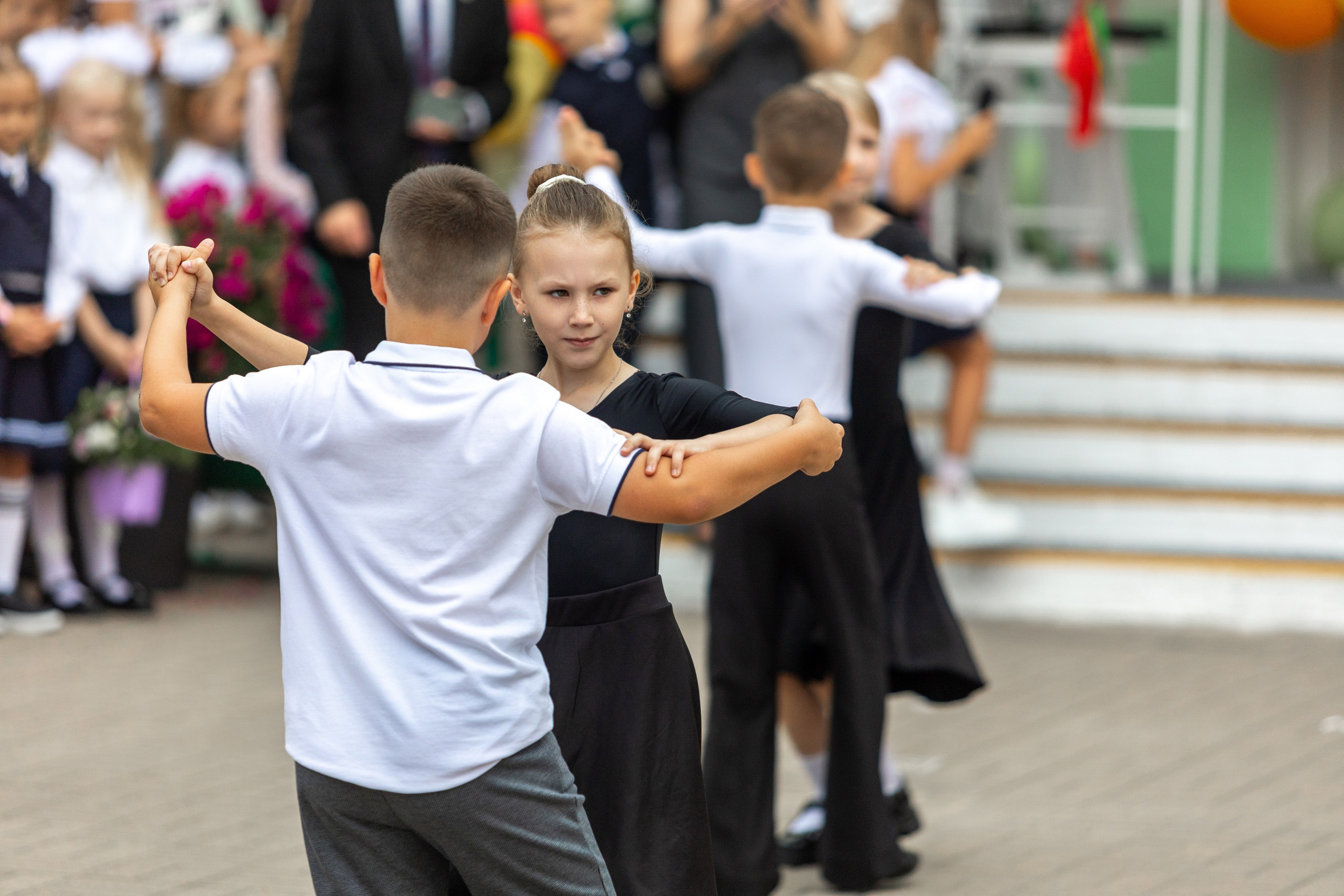 Линейка 1-го сентября. Профессиональный интерьерный и репортажный фотограф Минск и РБ. Максим Орлов