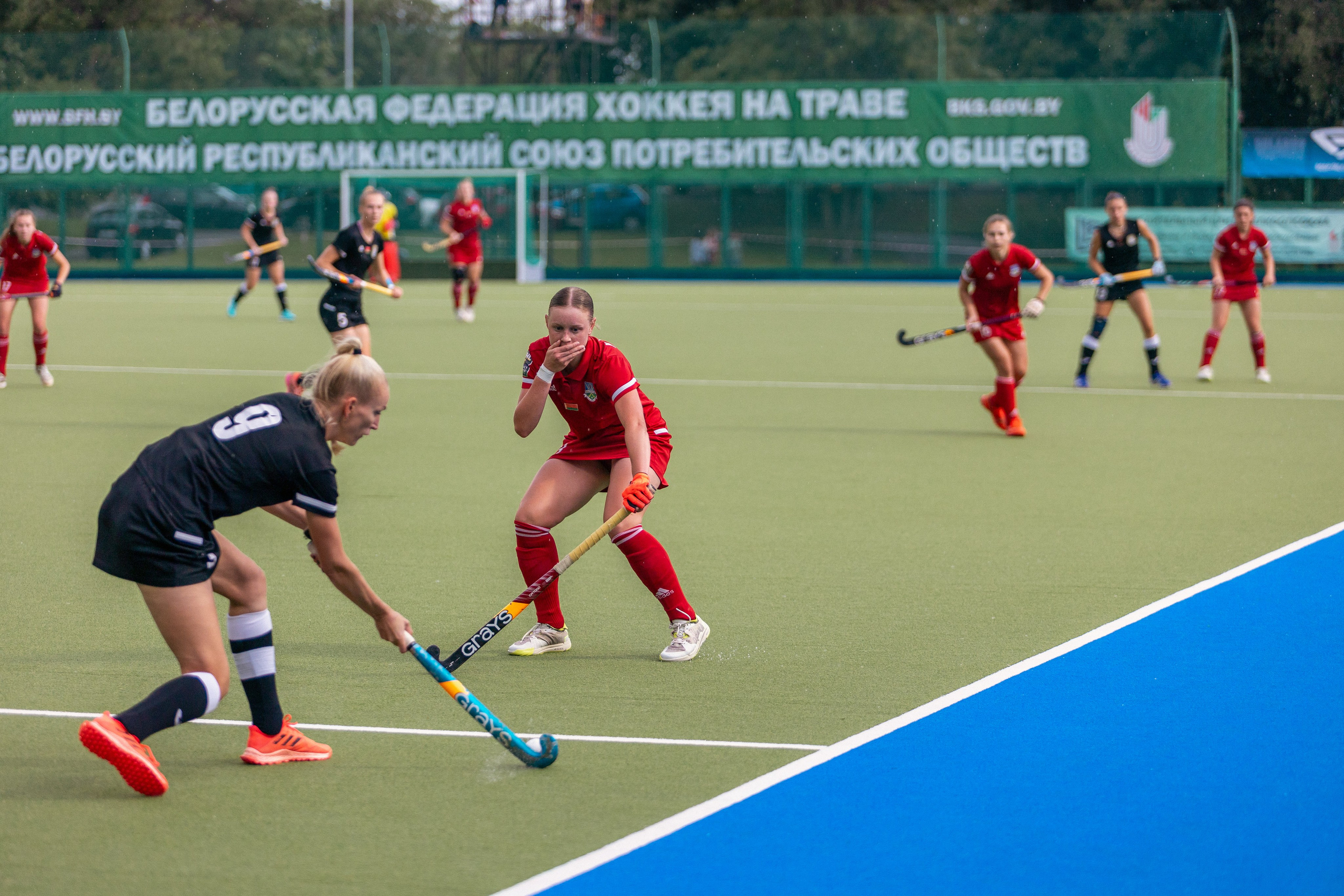Хоккей на траве. Девушки. ХК Минск — ХК Виктория (Смолевичи) 10.06.2024. Профессиональный интерьерный и репортажный фотограф Минск и РБ. Максим Орлов