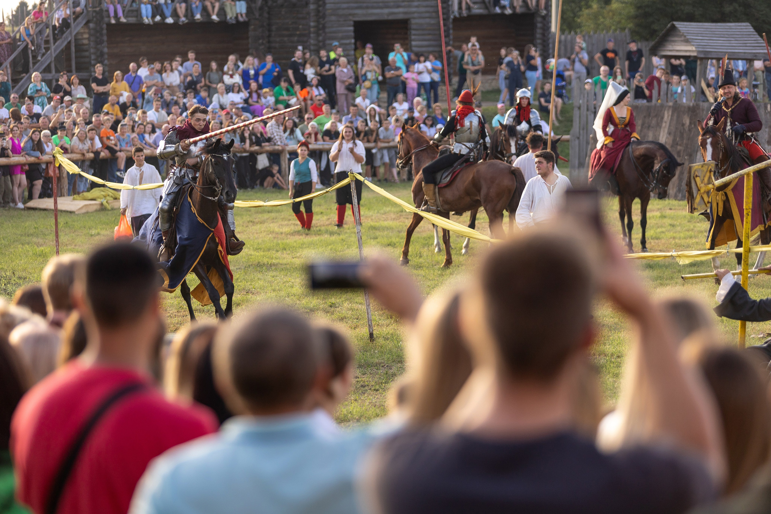 Рыцарский фест. Мстиславль. Профессиональный интерьерный и репортажный фотограф Минск и РБ. Максим Орлов
