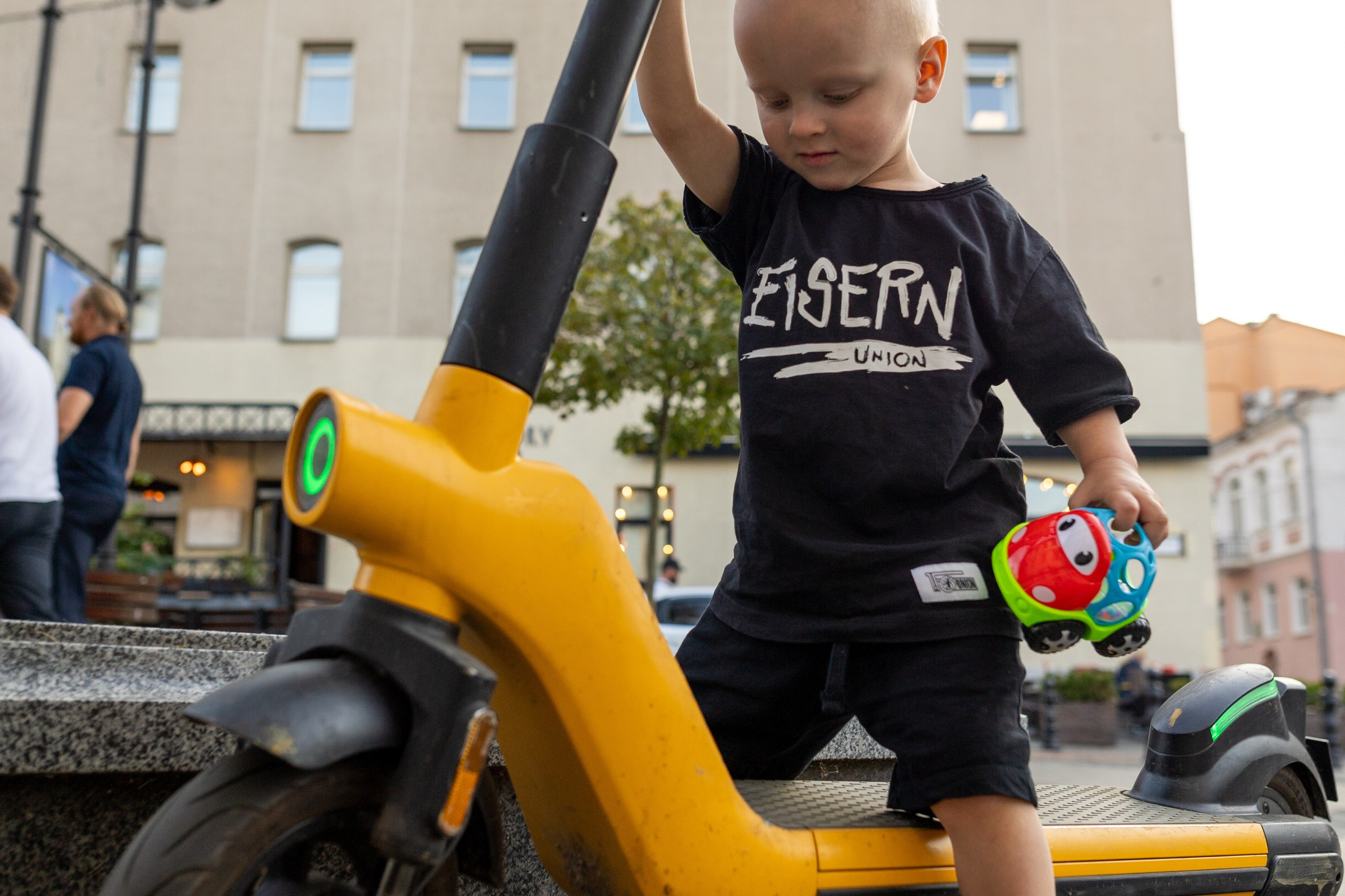 Детская съемка в городе. Профессиональный интерьерный и репортажный фотограф Минск и РБ. Максим Орлов